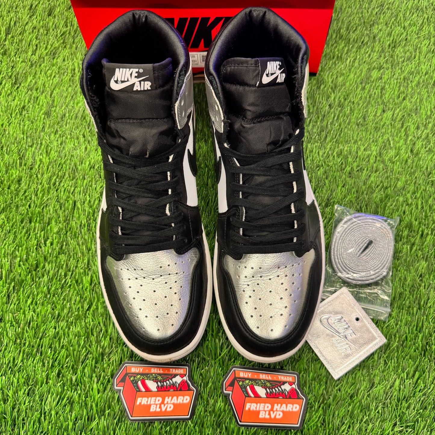 Jordan 1 Retro High Silver Toe (Women's) SIZE 9.5M/11W