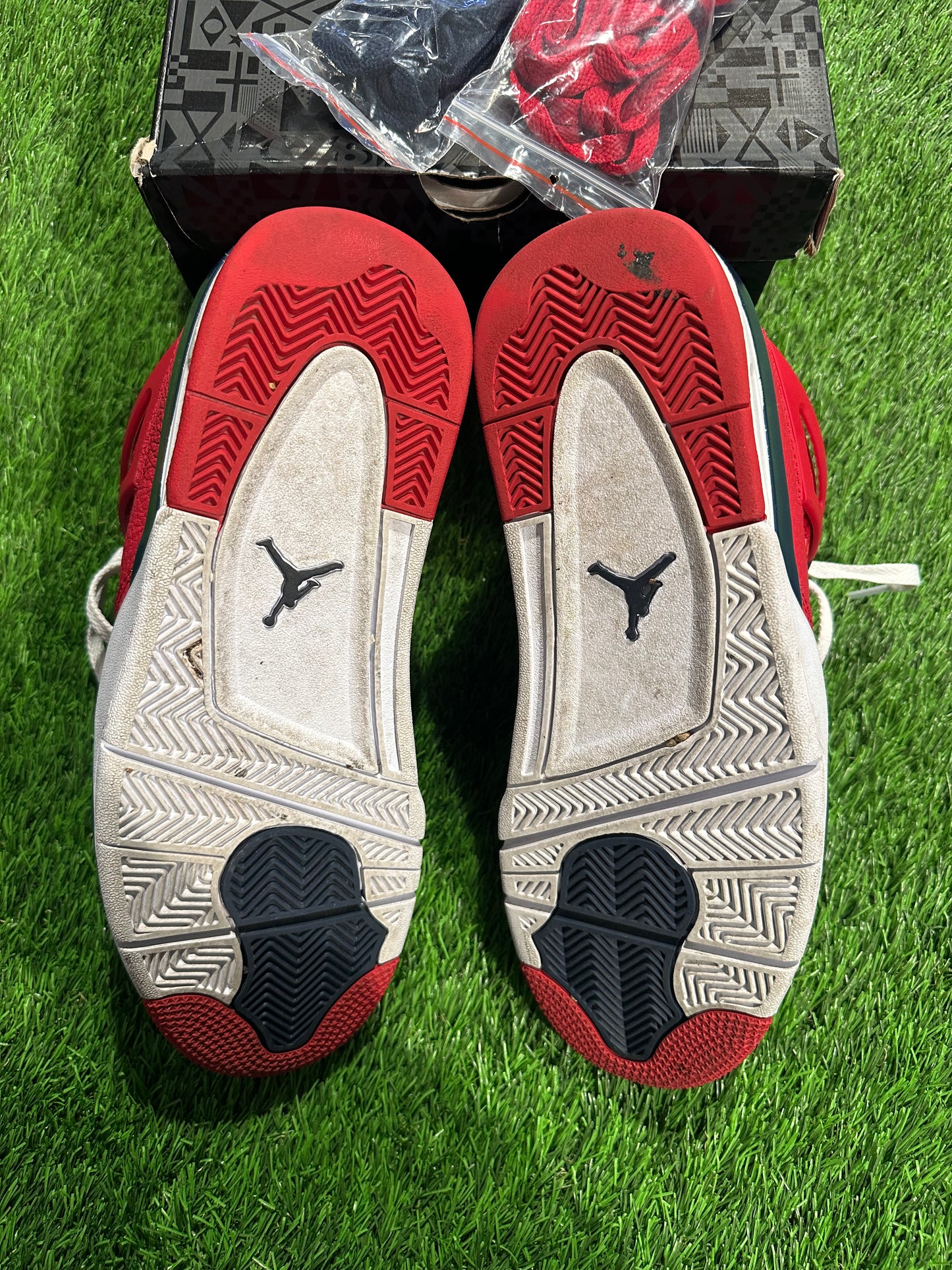 Jordan 4 Retro FIBA (2019)