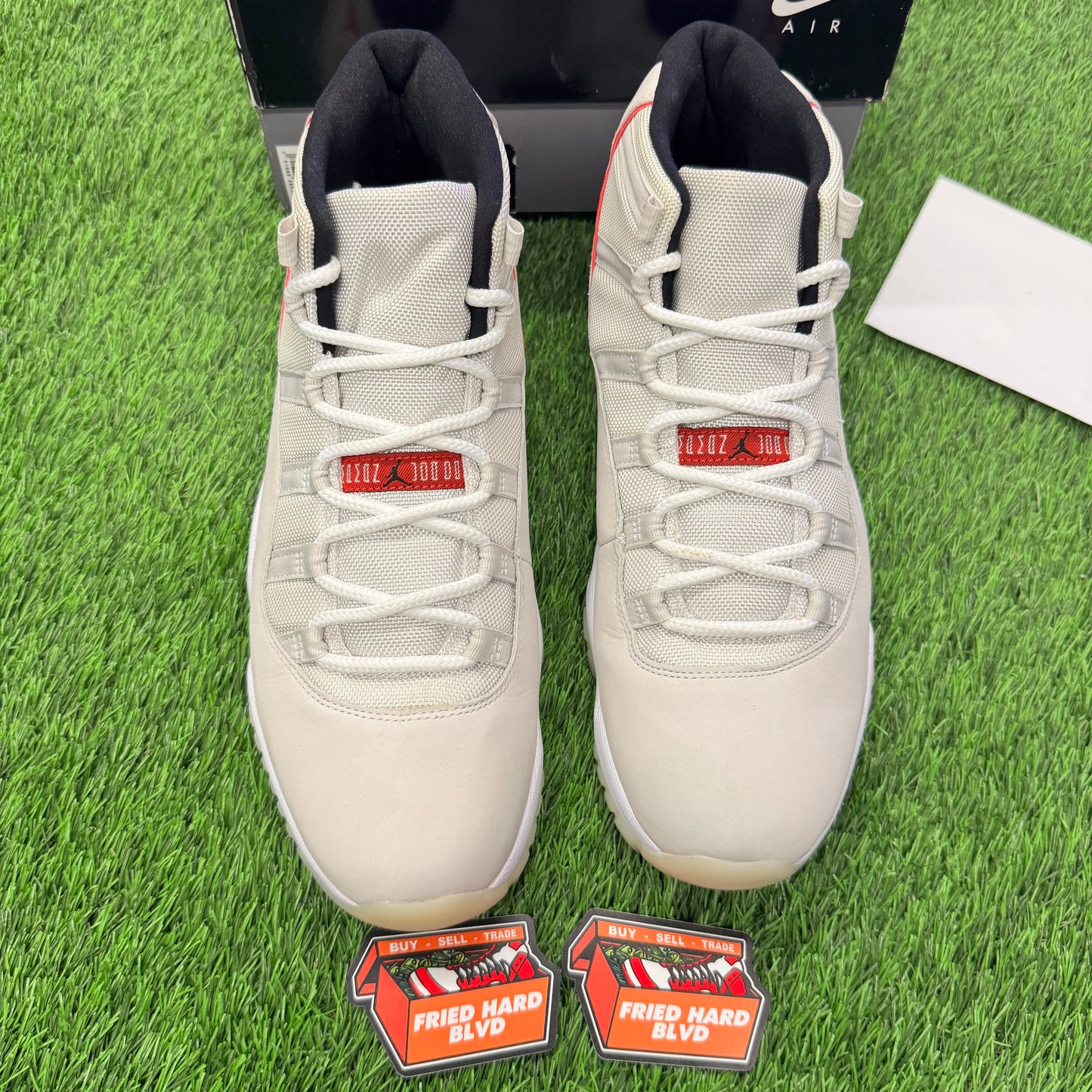 Jordan 11 Retro Platinum Tint SIZE 12M/13.5W