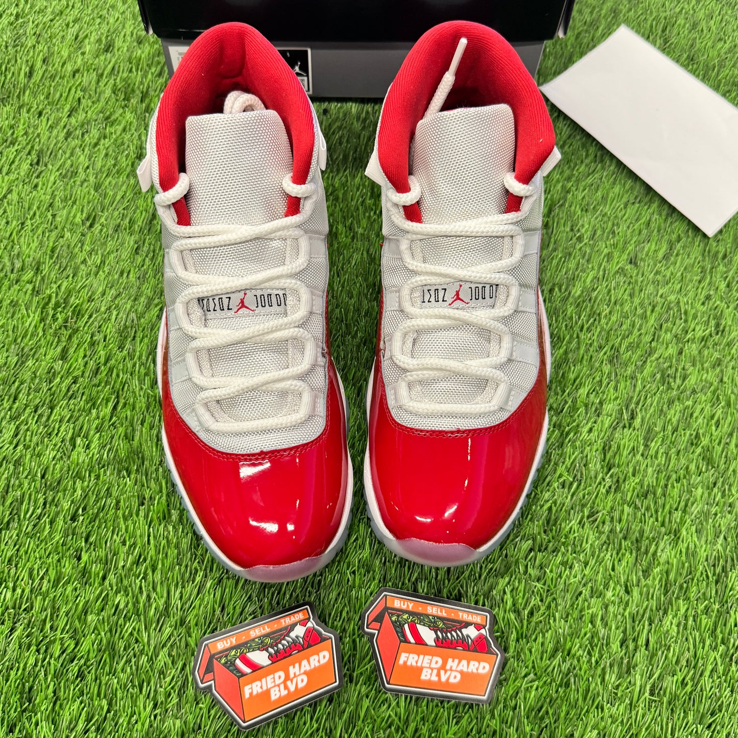 Jordan 11 Retro Cherry (2022) SIZE 7.5M/9W