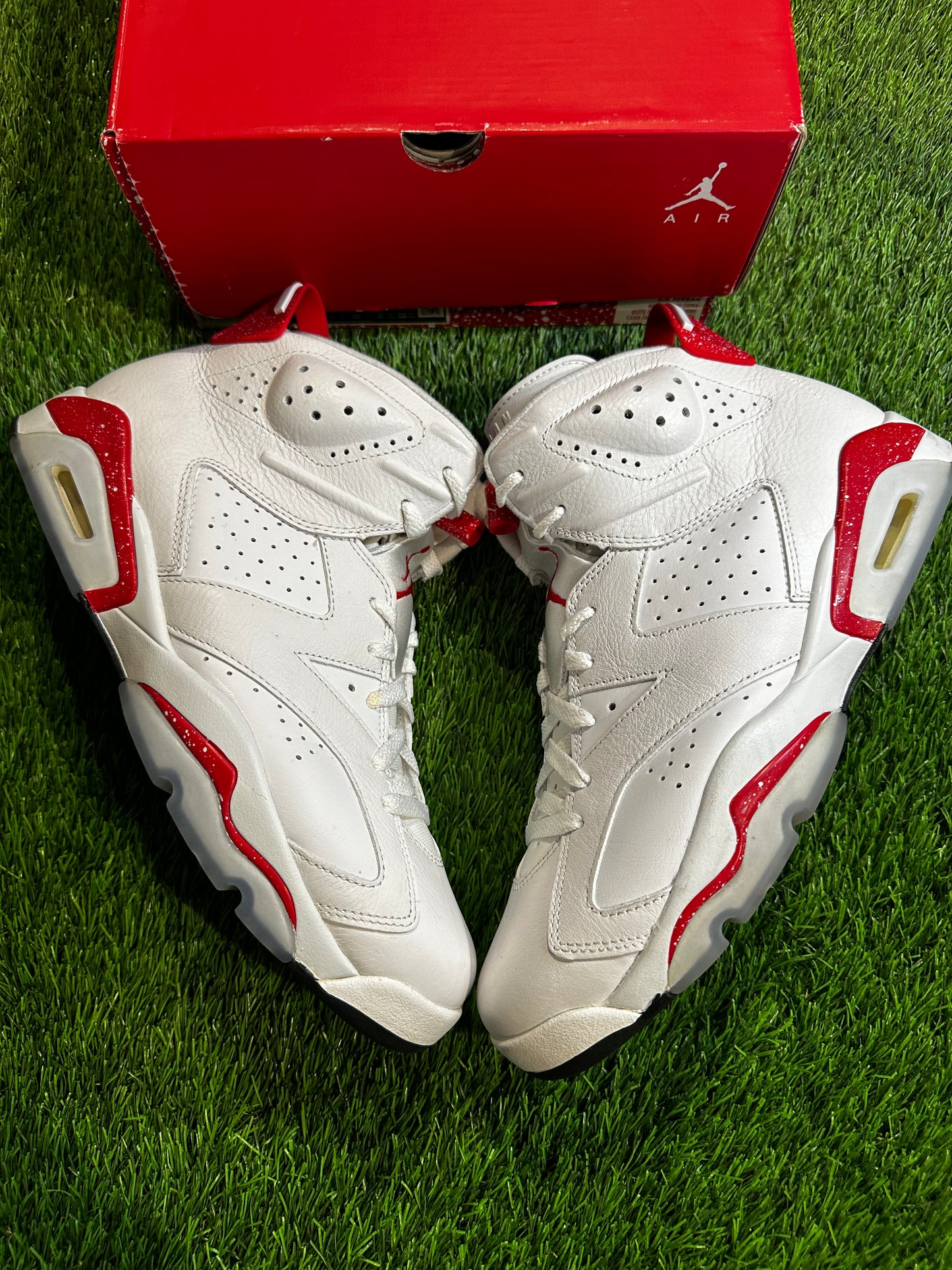Jordan 6 Retro Red Oreo