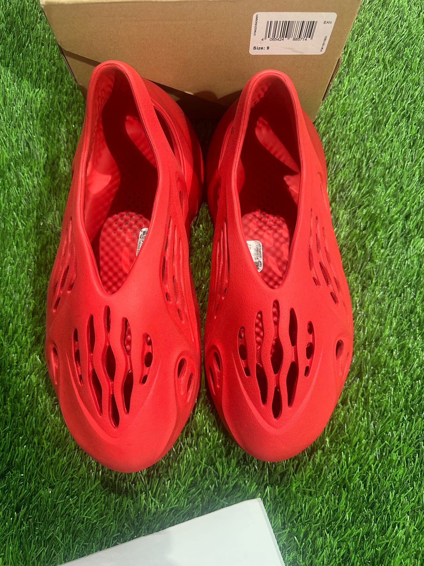 adidas Yeezy Foam RNNR Vermillion