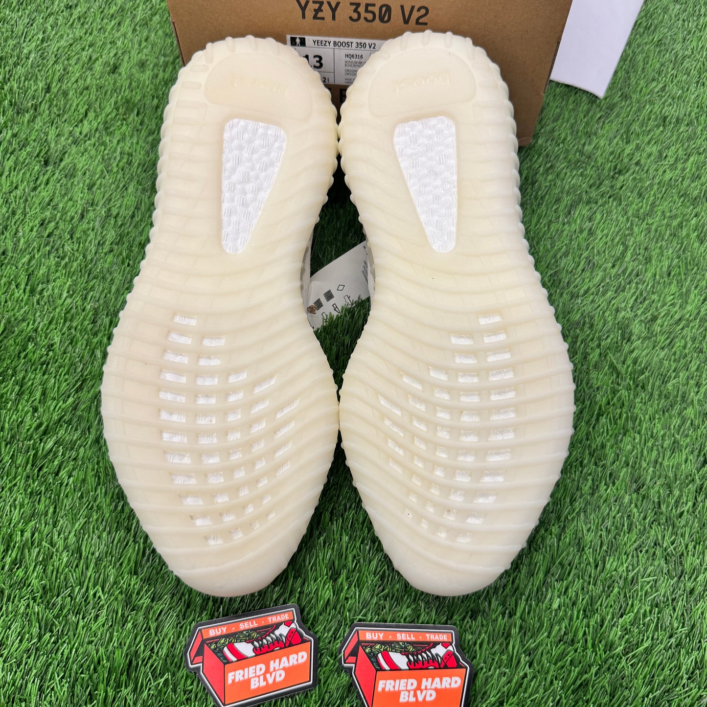 Yeezy Boost 350 V2 Bone SIZE 13M/14.5W
