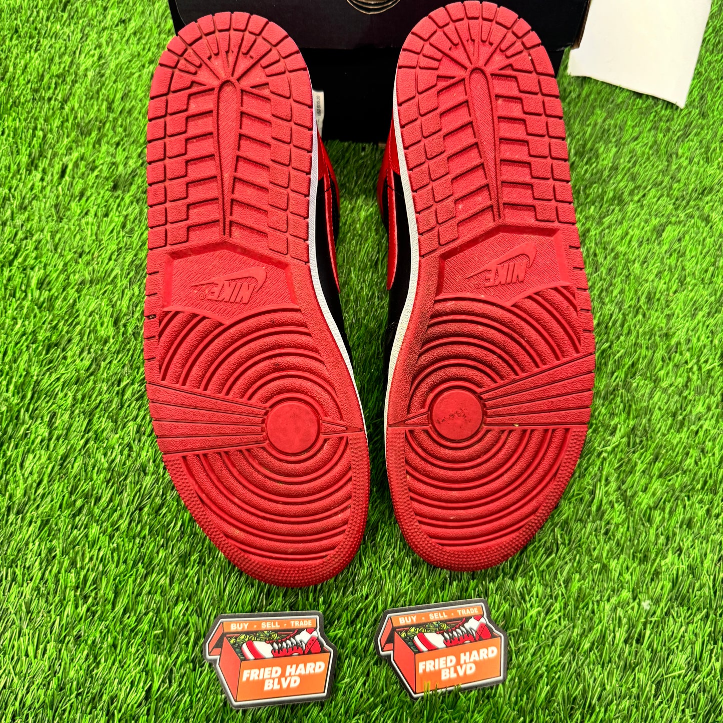 Jordan 1 Mid Banned (2020) SIZE 12M/13.5W