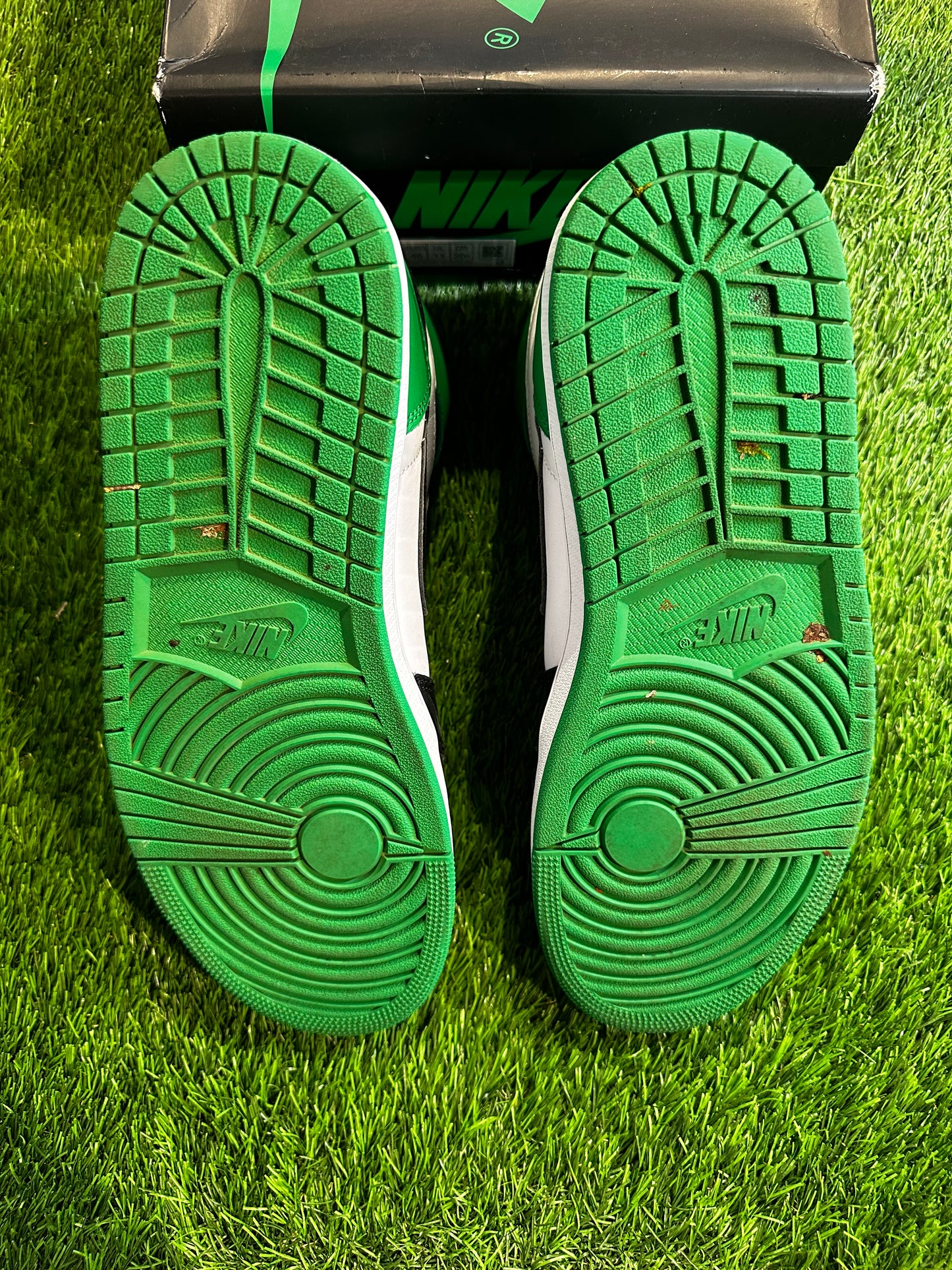 Jordan 1 Retro High OG Lucky Green