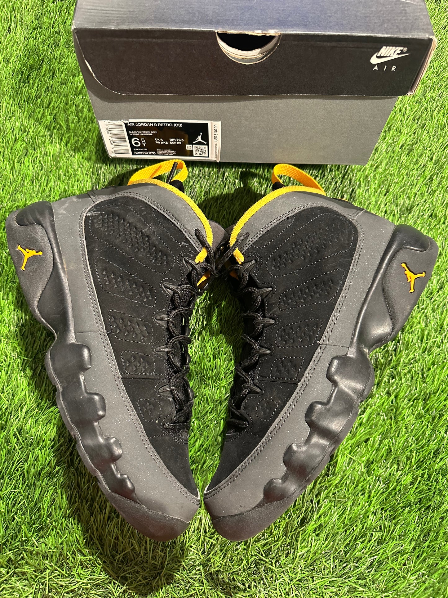 Jordan 9 Retro Dark Charcoal University Gold (GS)