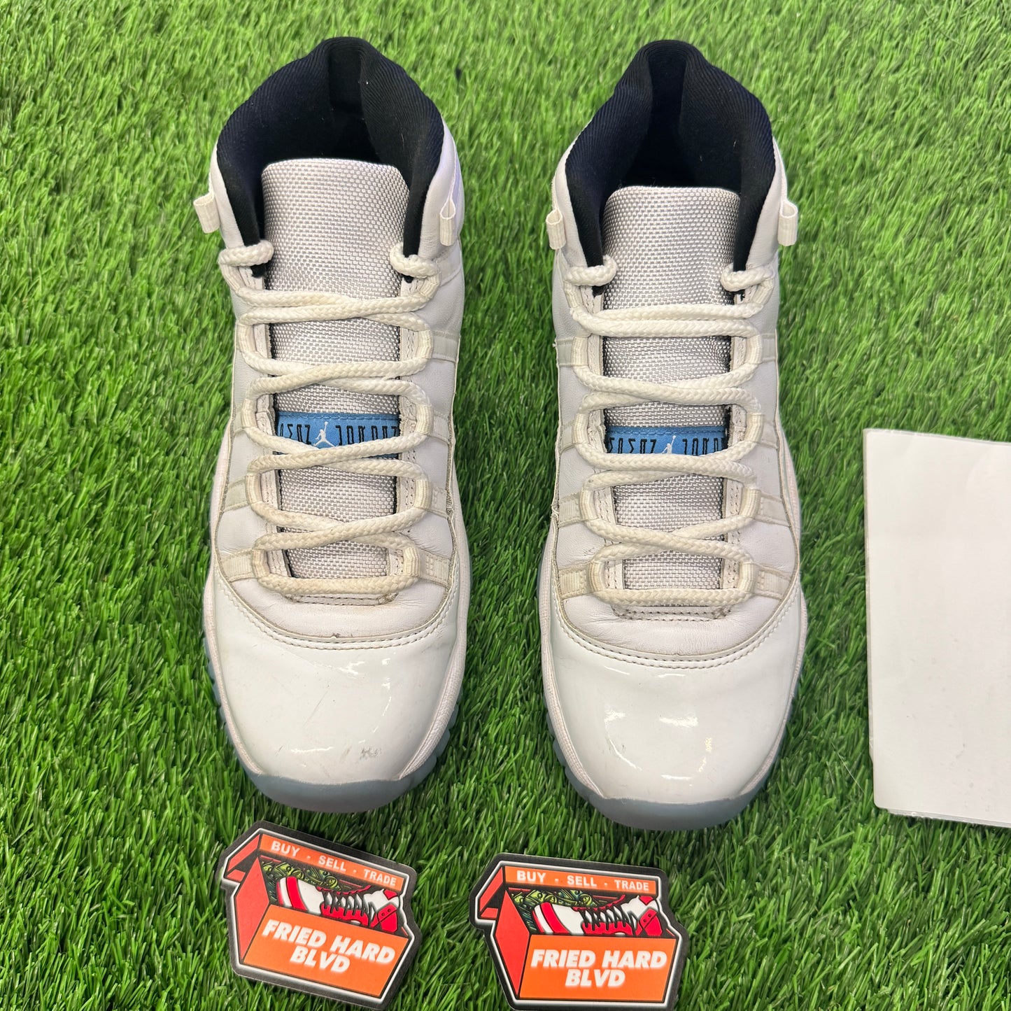 Jordan 11 Retro Legend Blue (2024) (GS) SIZE 6.5Y/8W