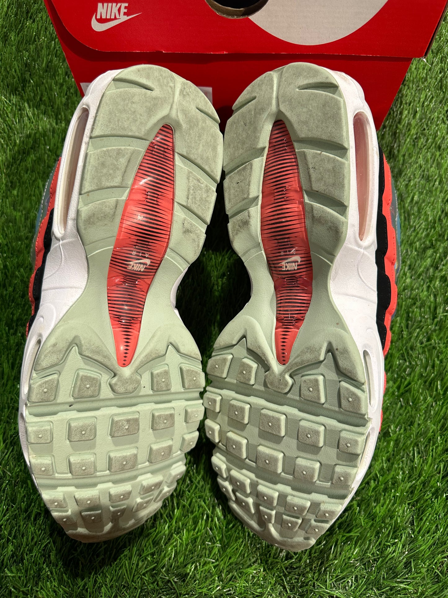 Air Max 95 Aliens SIZE 9M/10.5W