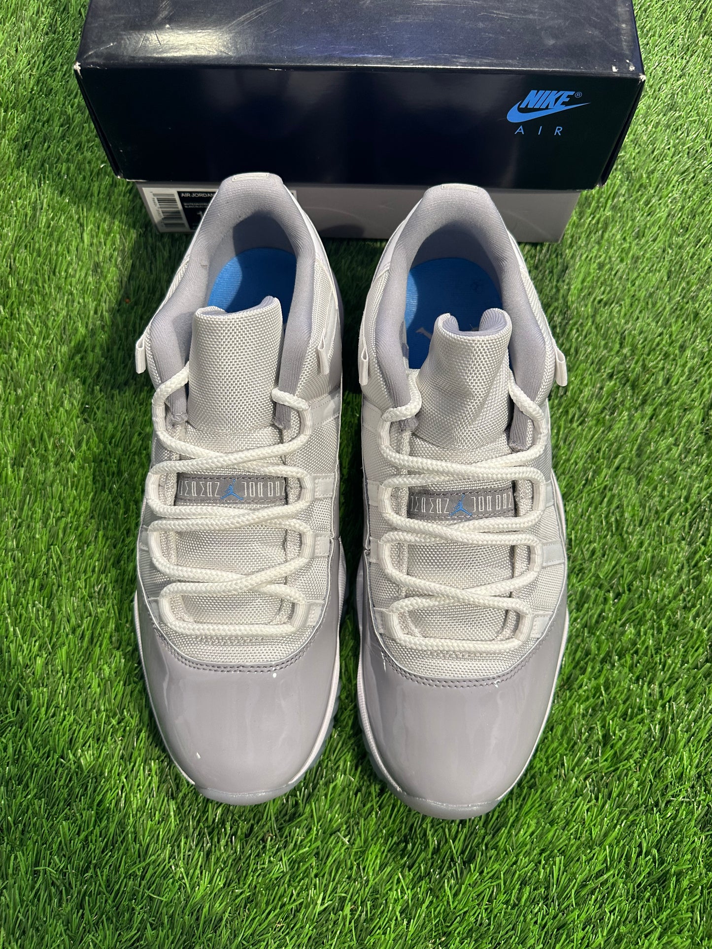 Jordan 11 Retro Low Cement Grey