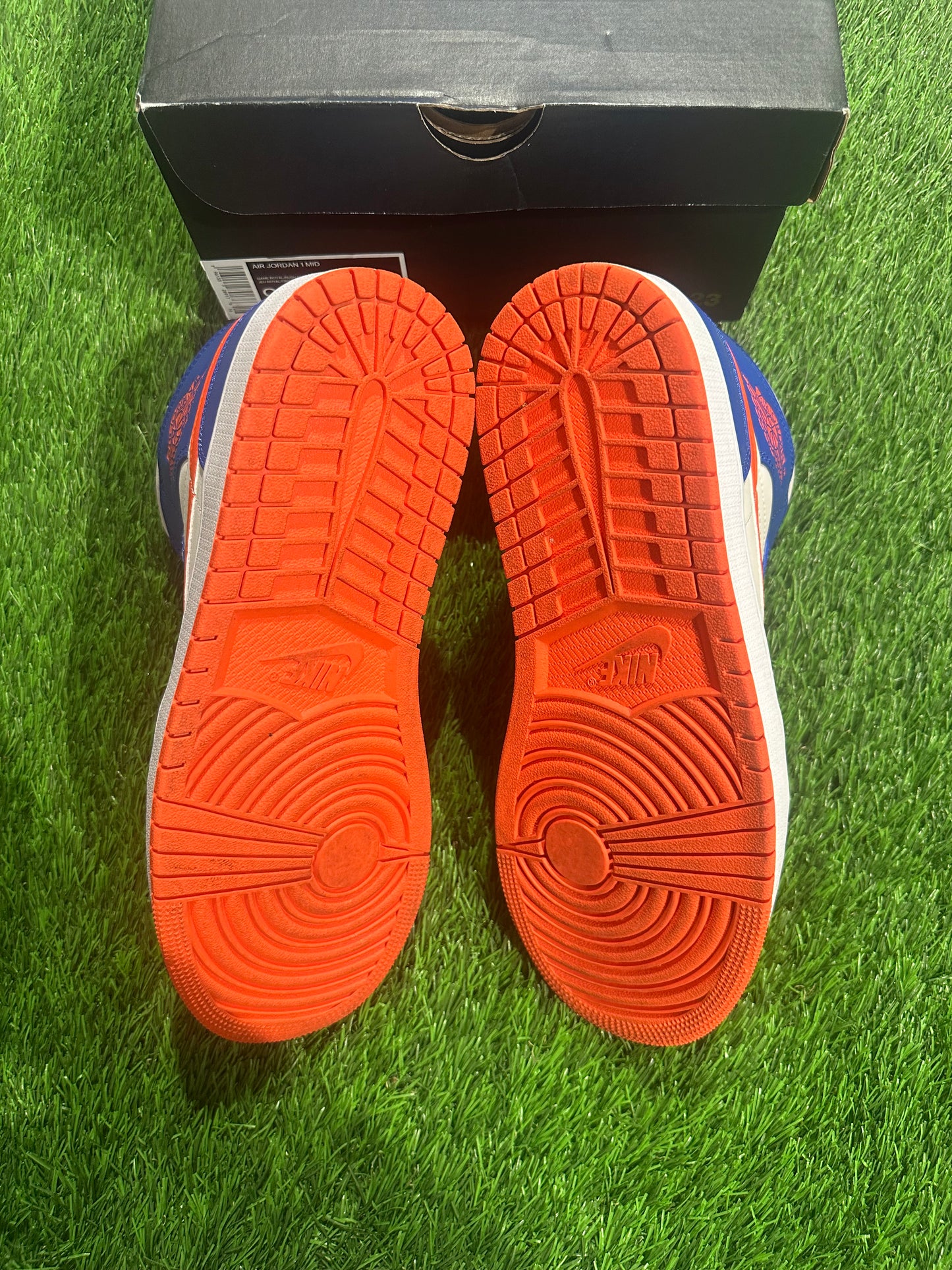 Jordan 1 Mid Knicks