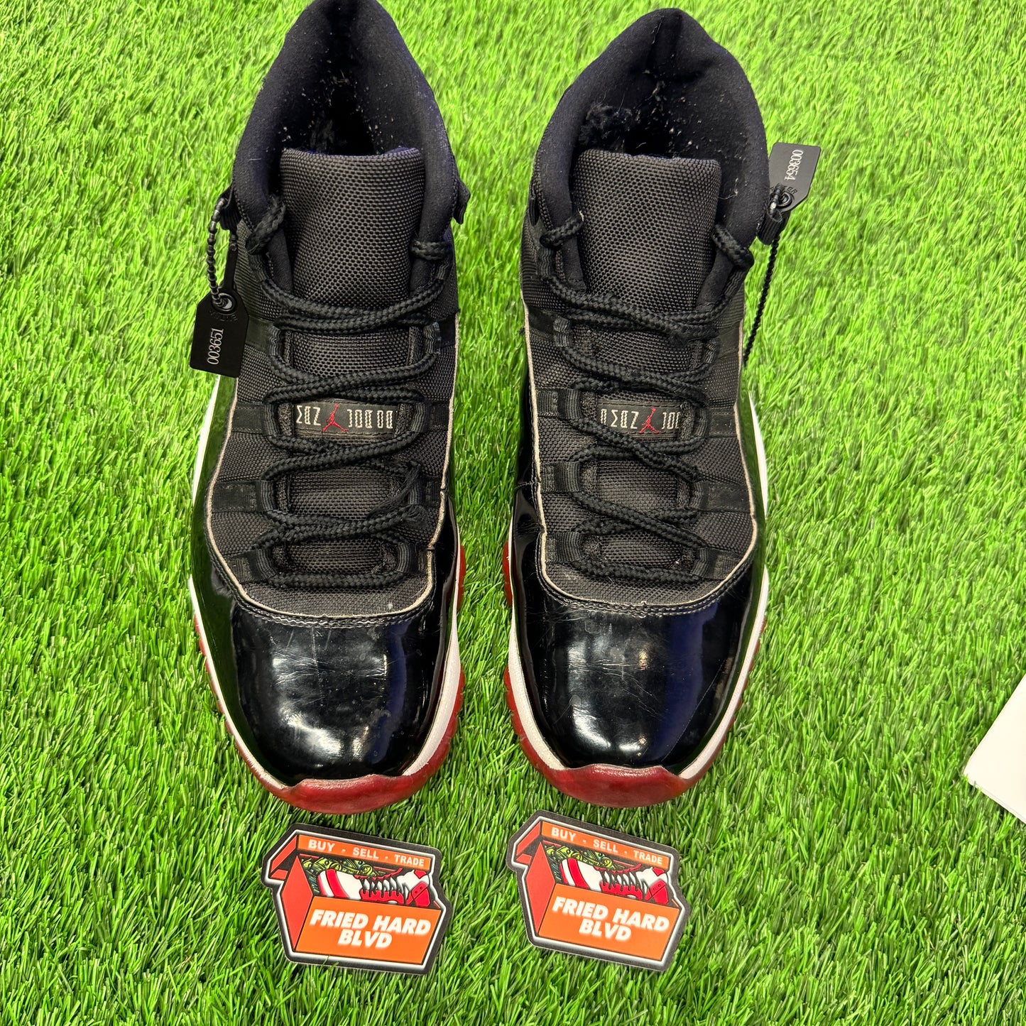 Jordan 11 Retro Playoffs Bred (2019) SIZE 12M/13.5W
