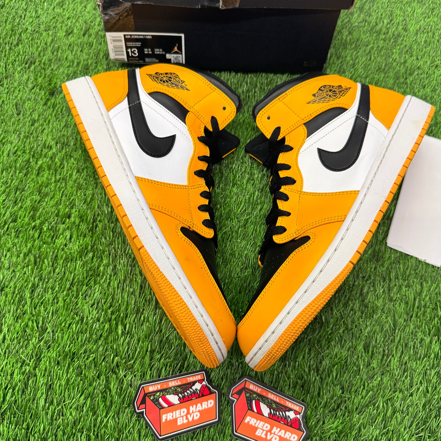 Jordan 1 Mid Taxi SIZE 13M/14.5W