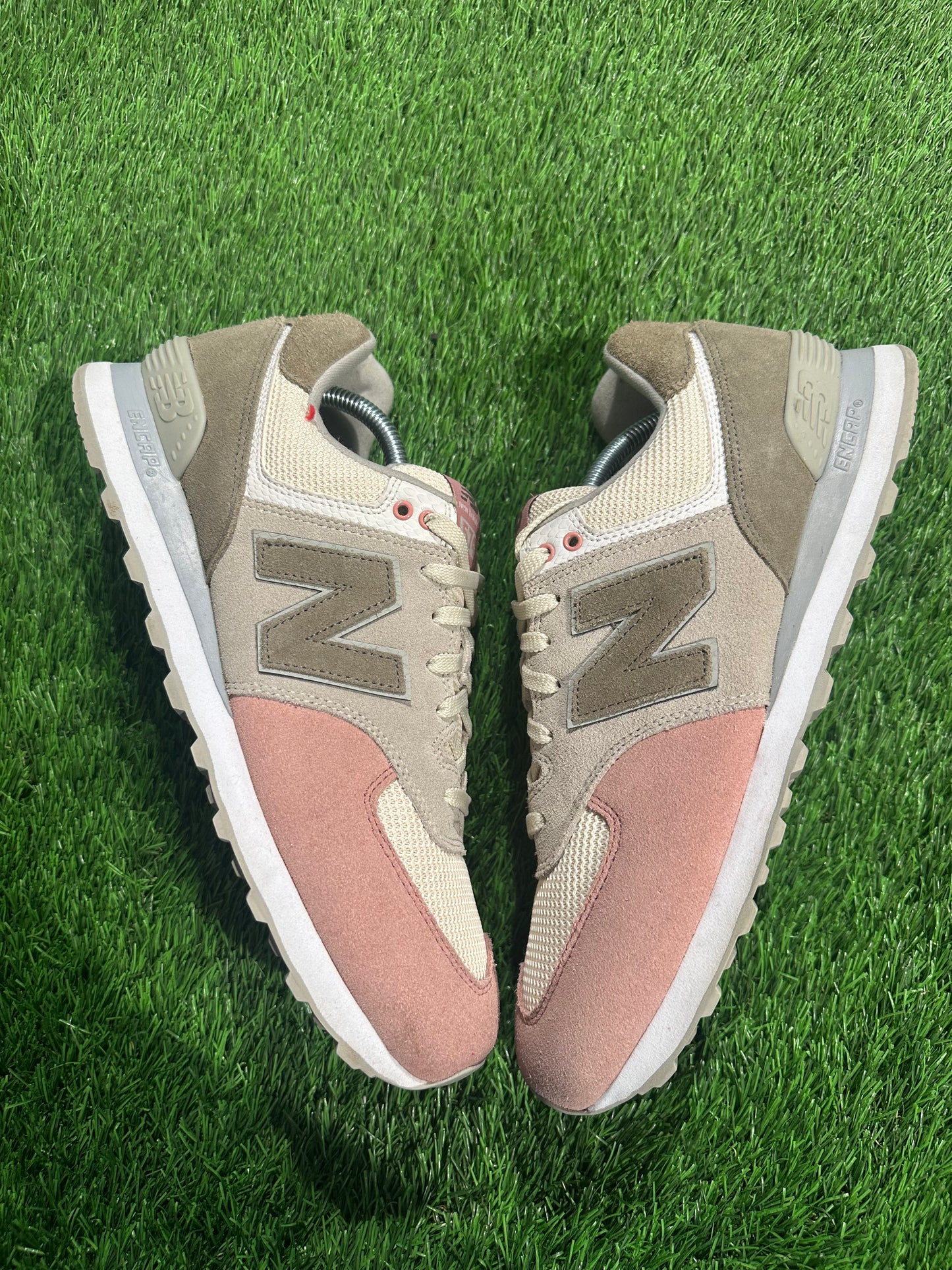 New Balance 574 Pink Olive SIZE 12M/13.5W