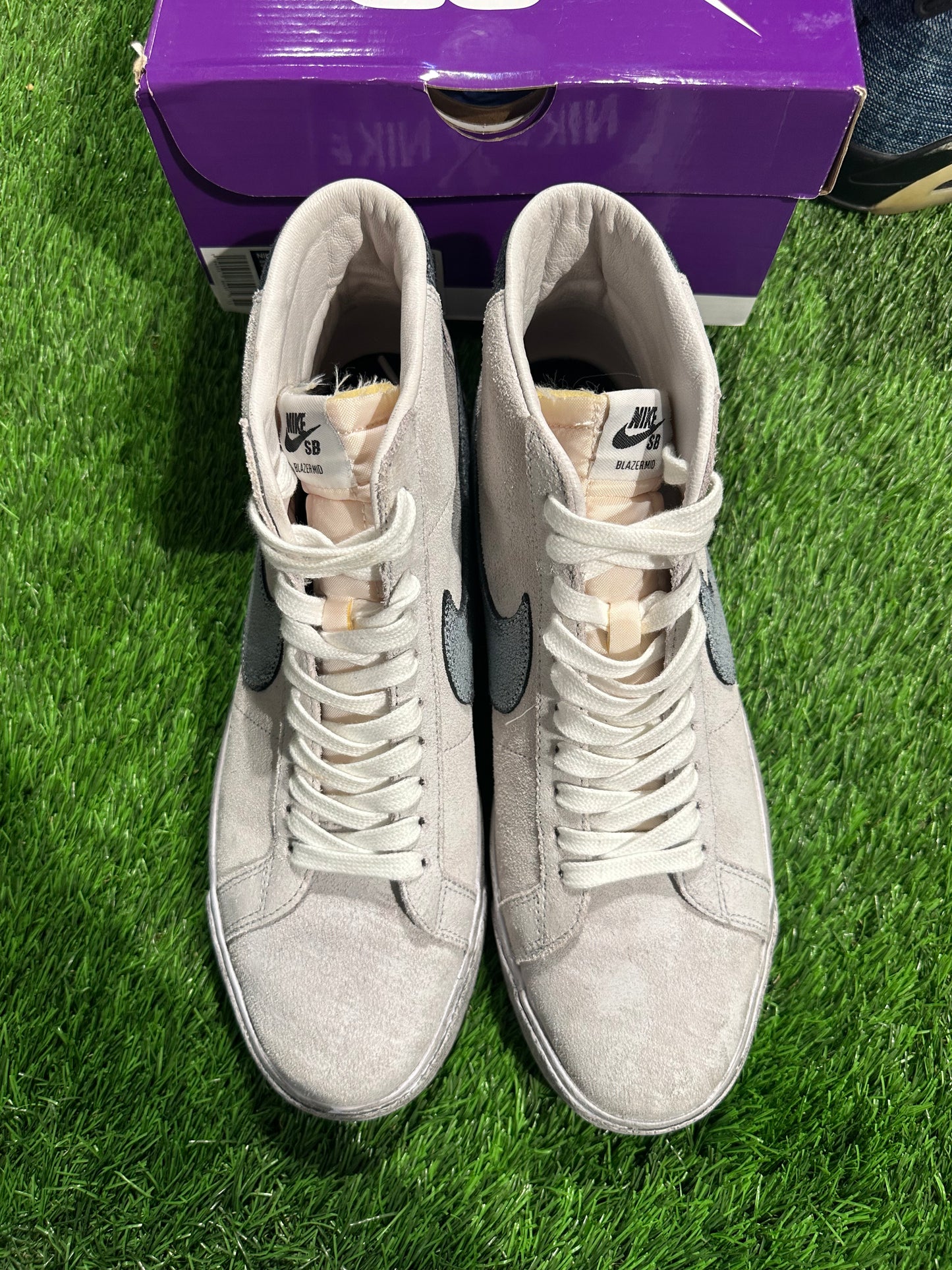 Nike SB Blazer Mid Faded Sail Black