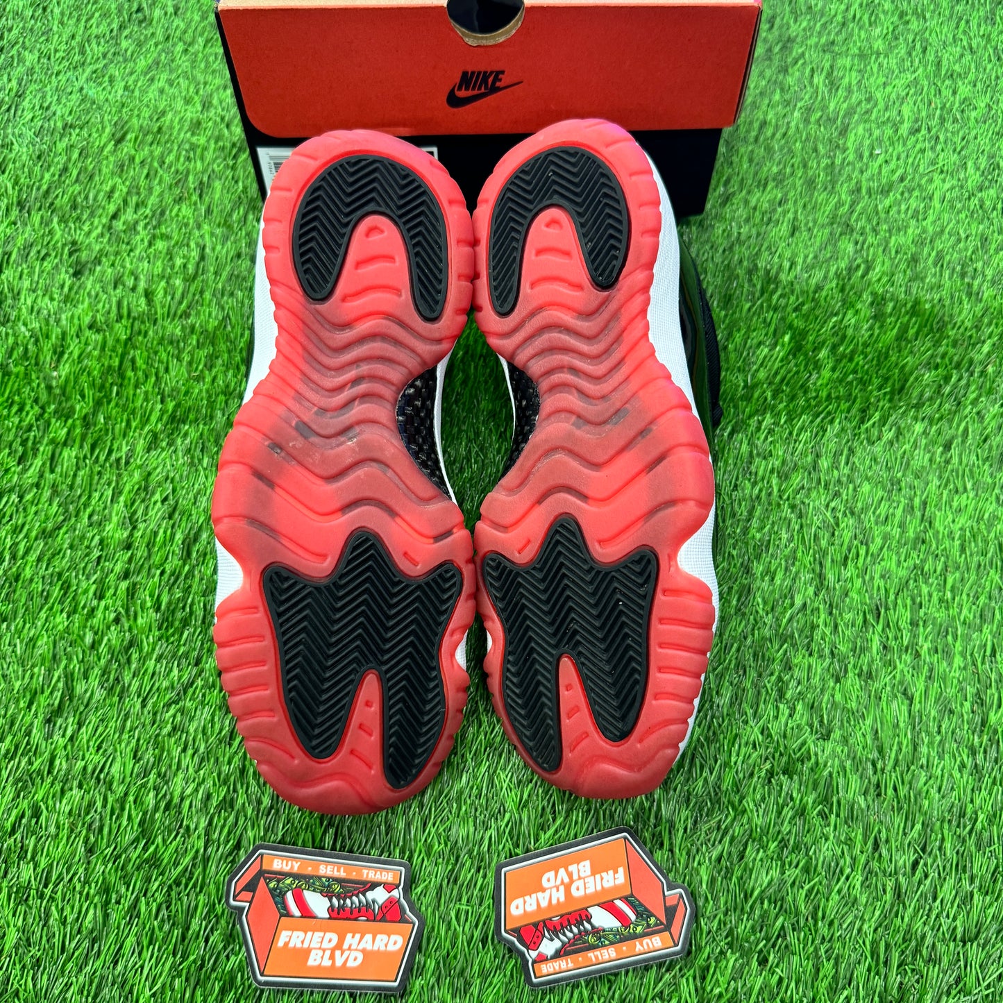 Jordan 11 Retro Low Bred (GS) (2025) SIZE 6.5Y/8W