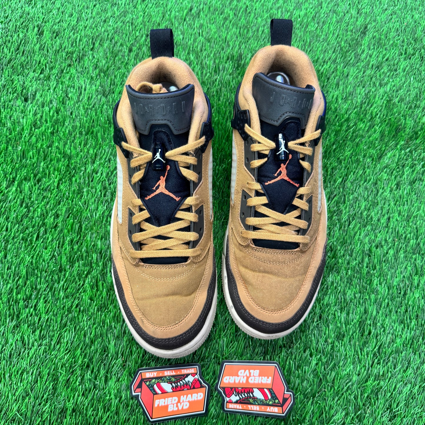 Jordan Spizike Low Flax SIZE 9.5M/11W