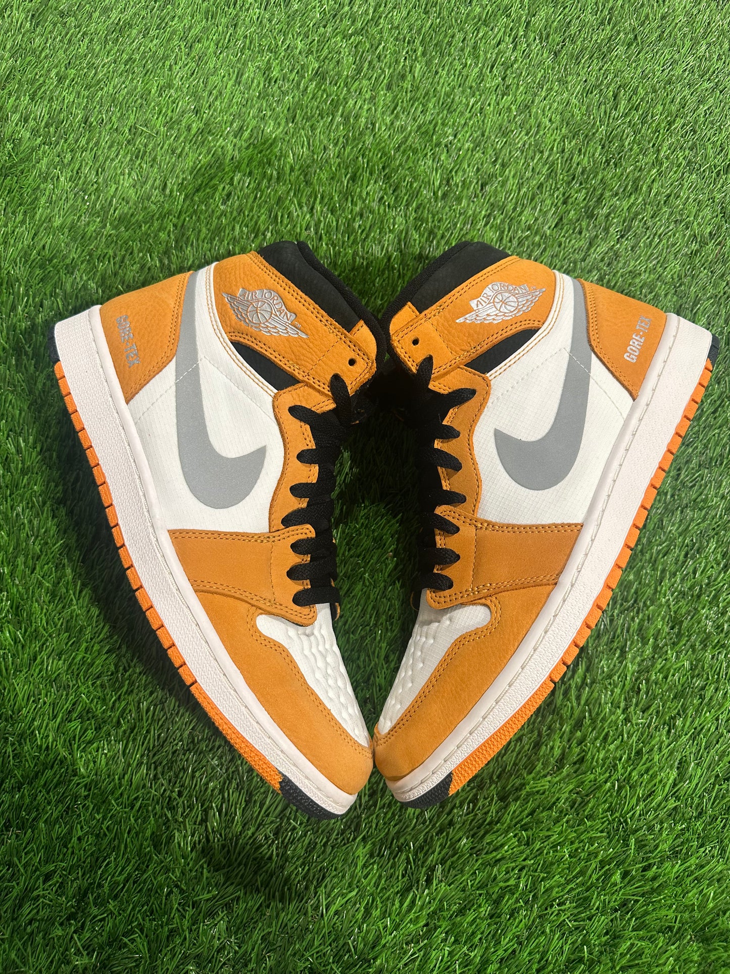 Jordan 1 Retro High Element Gore-Tex Light Curry