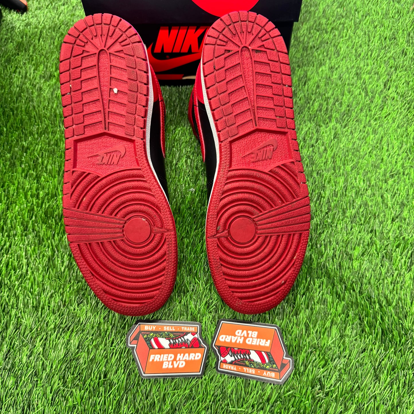 Jordan 1 Retro Bred (2013) (GS) SIZE 6Y/7.5W