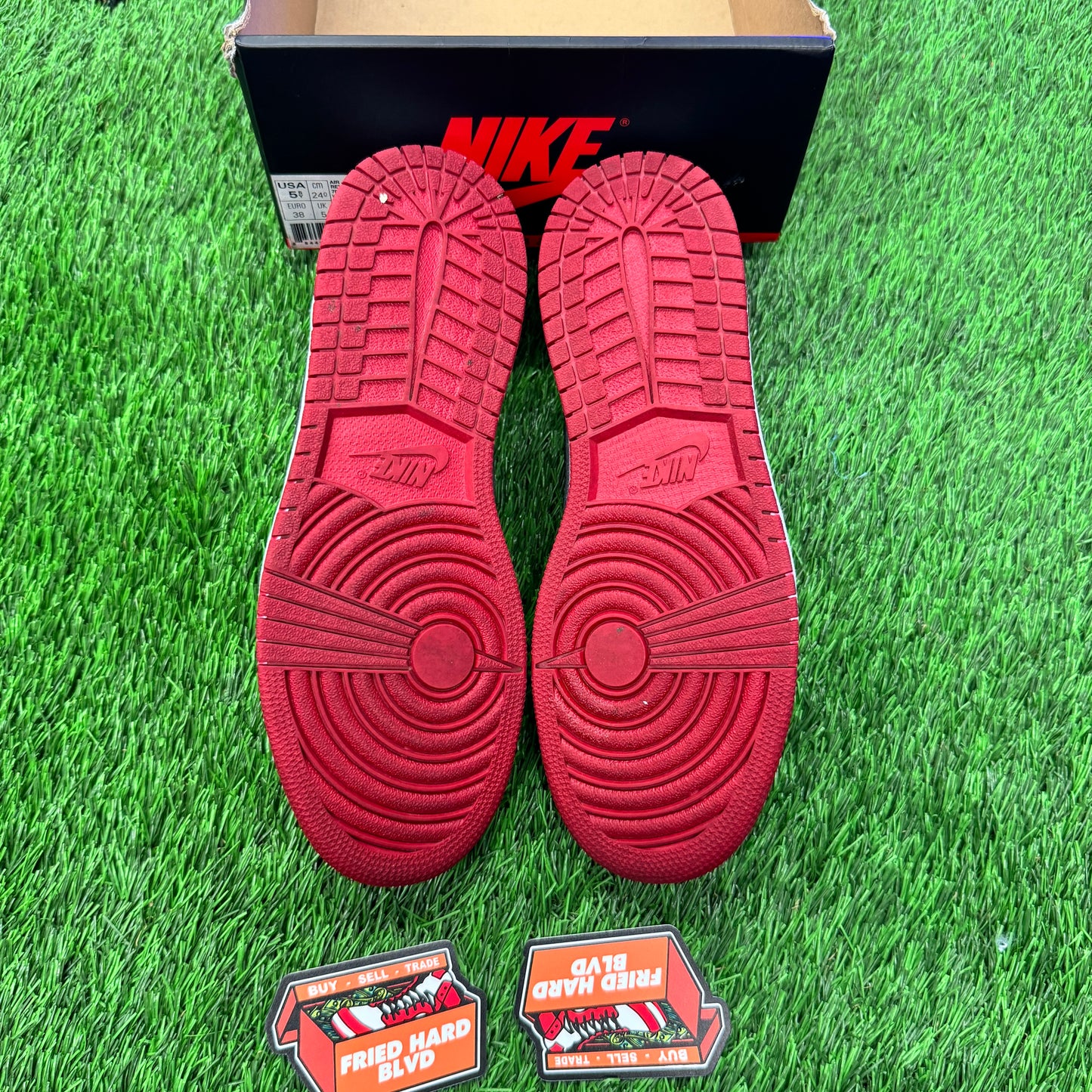 Jordan 1 Retro Low Chicago (2016) (GS) SIZE 5.5Y/7W