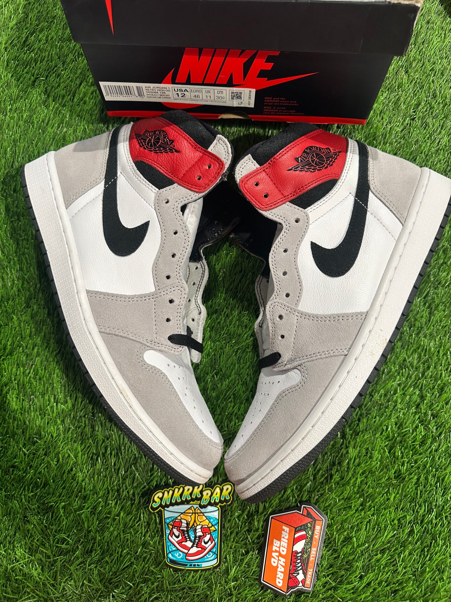 Jordan 1 Retro High Light Smoke Grey