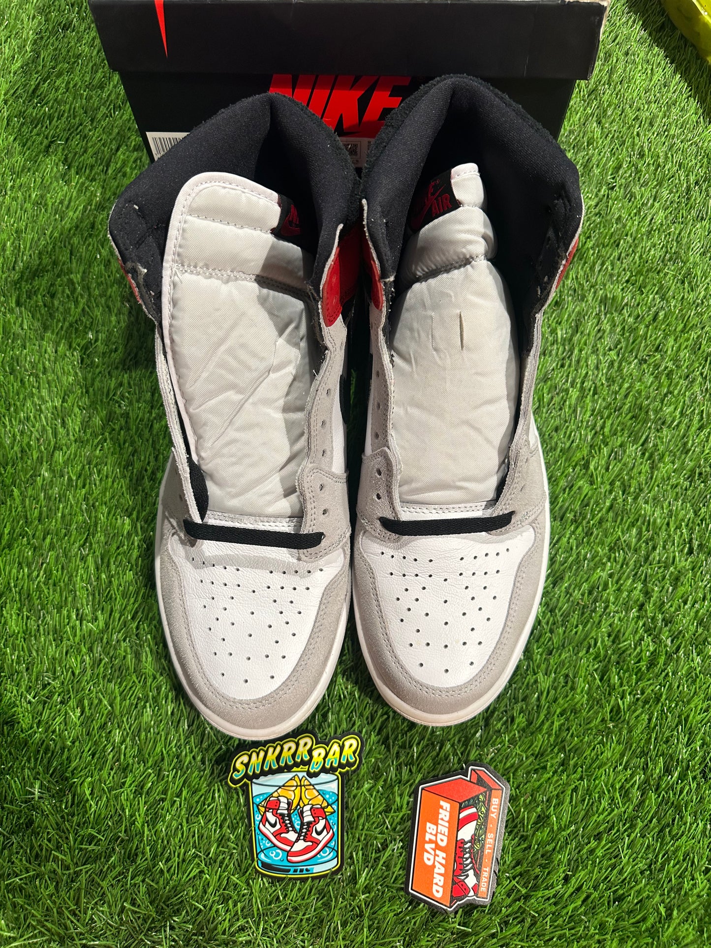 Jordan 1 Retro High Light Smoke Grey
