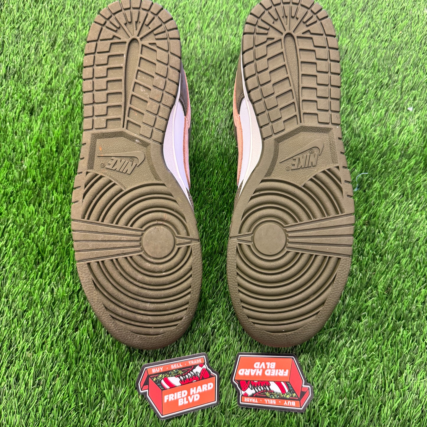 Dunk Low Premium Medium Olive Hemp SIZE 11M/12.5W