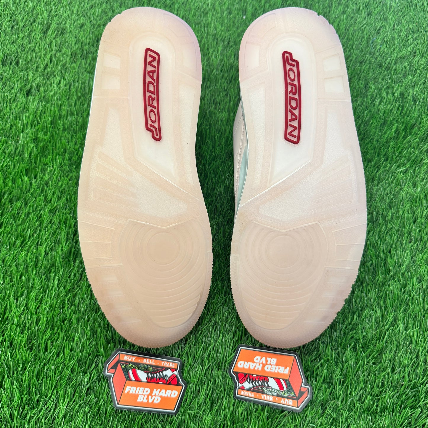 Jordan 3 Retro Valentine's Day Treat Yourself (2025) (Women's) SIZE 9.5M/11W