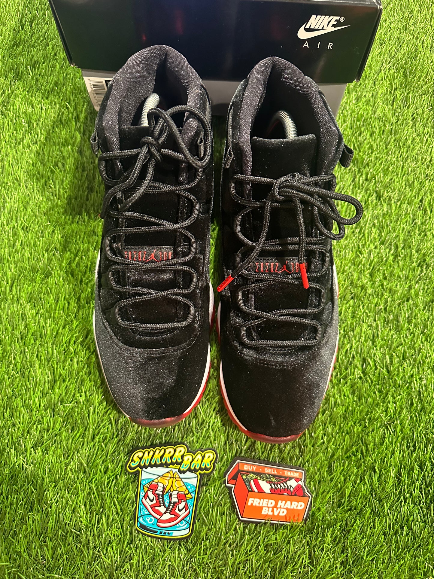 Jordan 11 Retro Bred Velvet (Women's)