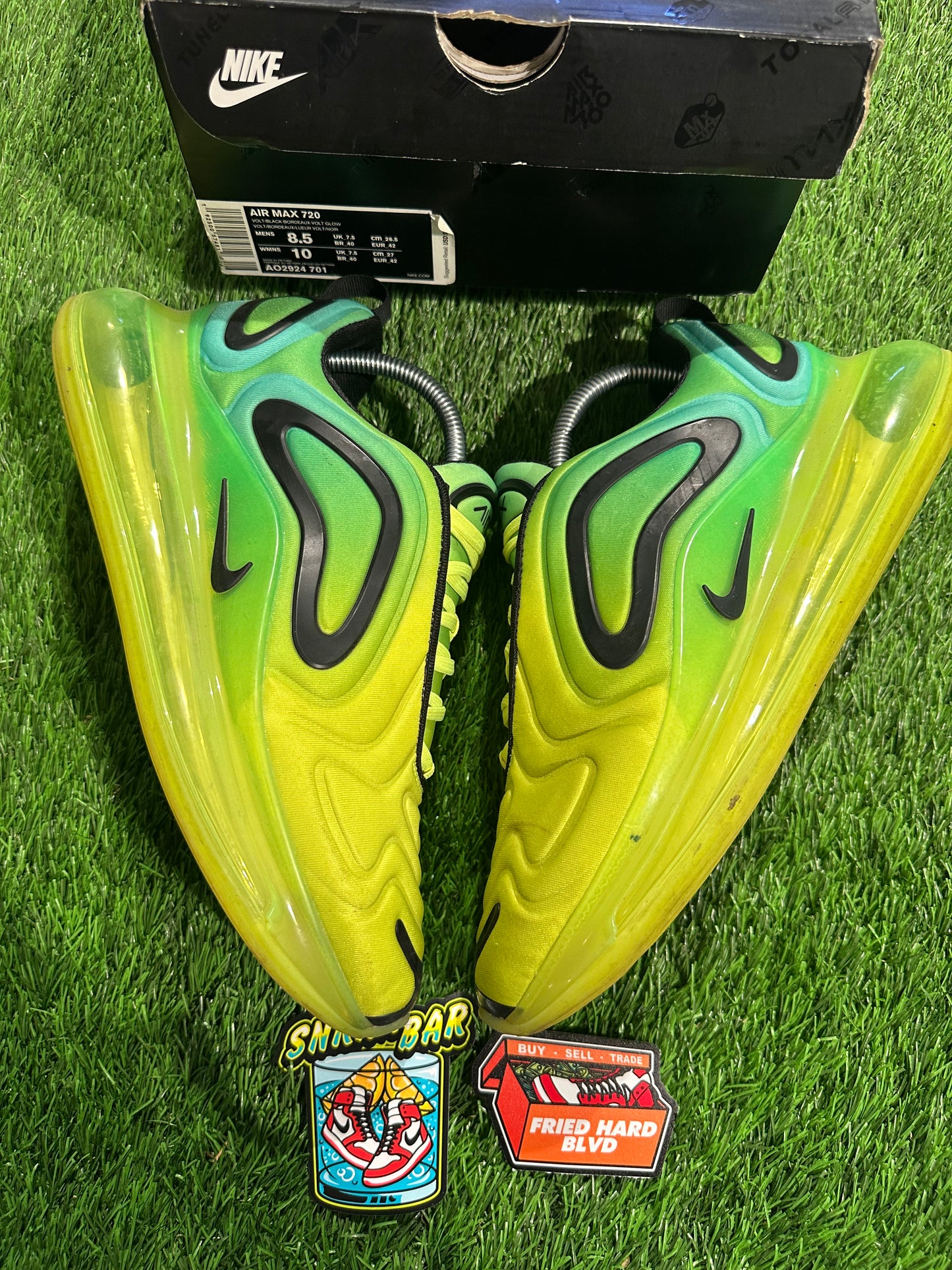 Air Max 720 Volt Black SIZE 8.5M/10W