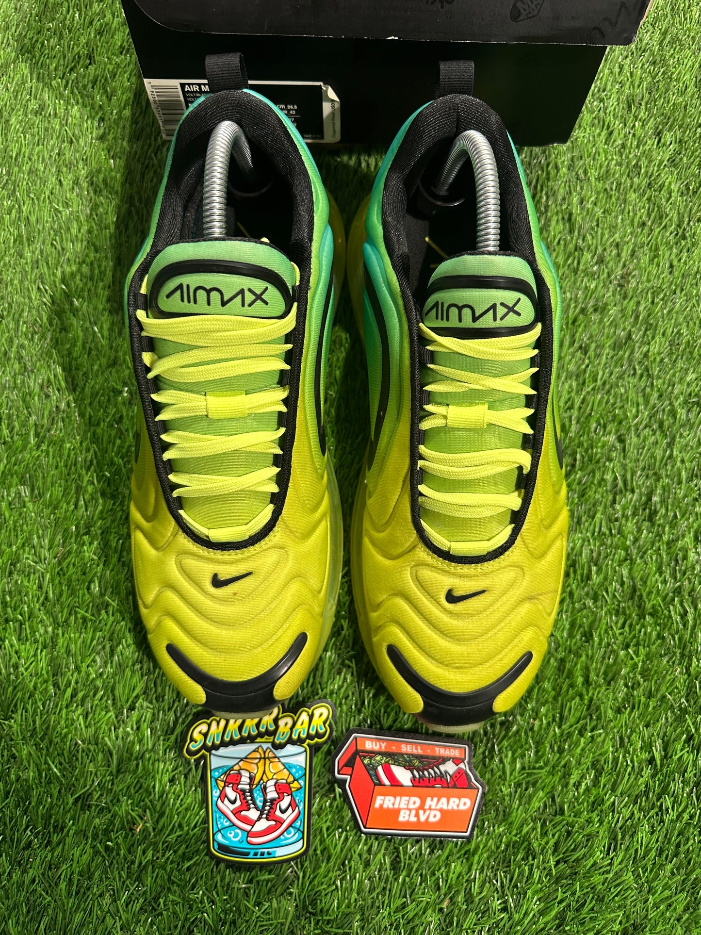 Air Max 720 Volt Black SIZE 8.5M/10W
