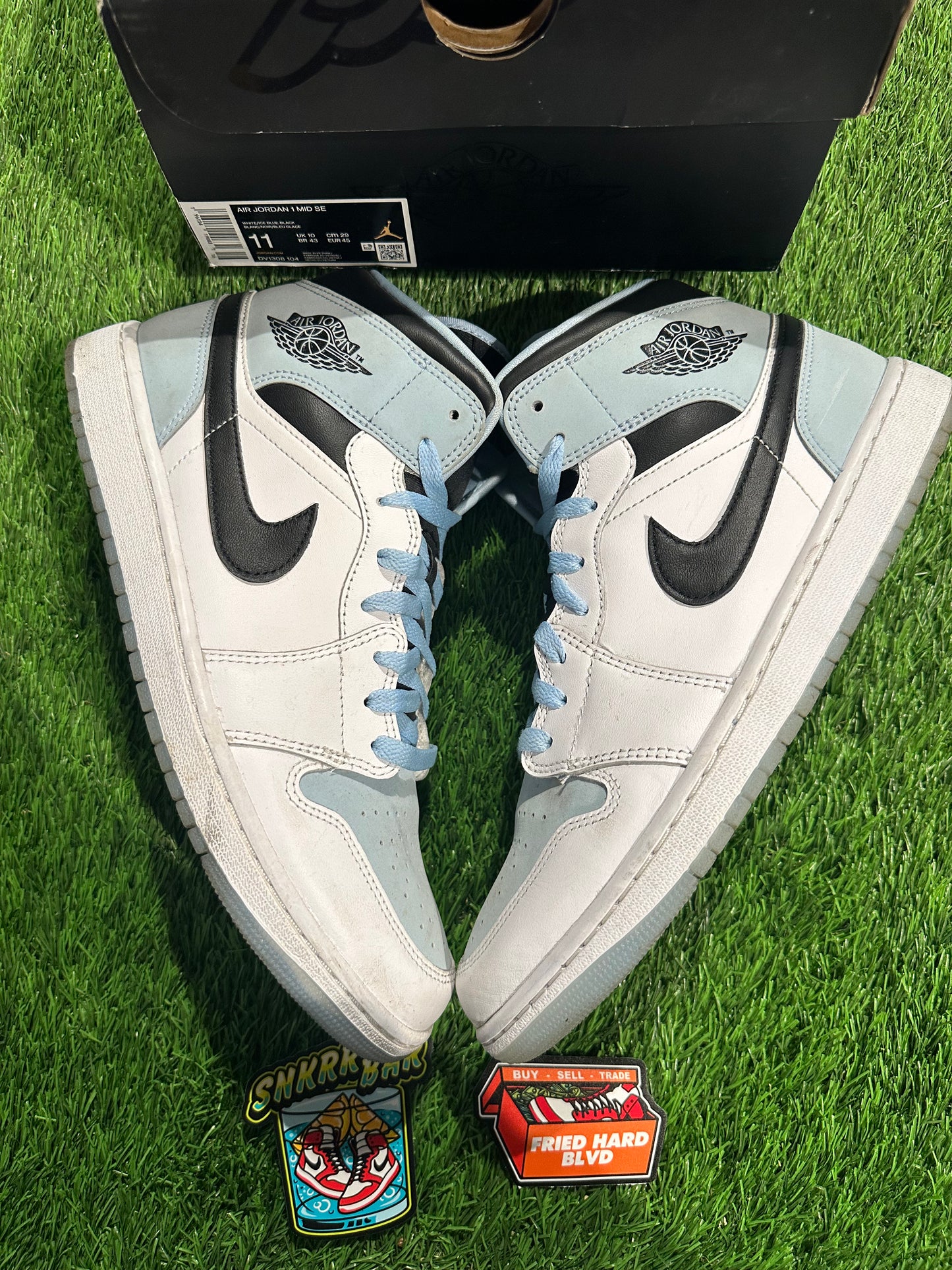 Jordan 1 Mid SE Ice Blue (2023)