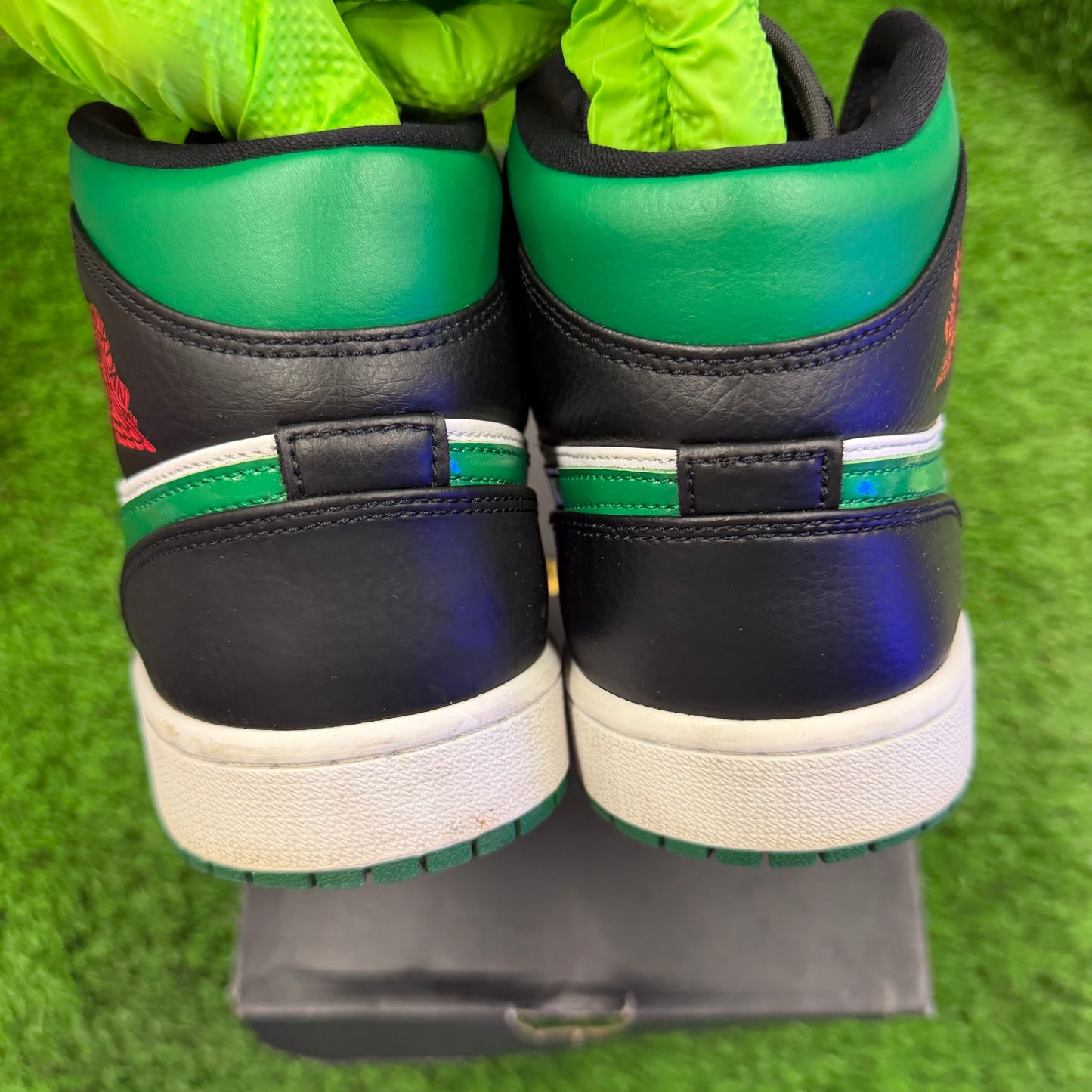 Air Jordan 1 Mid 'Pine Green'