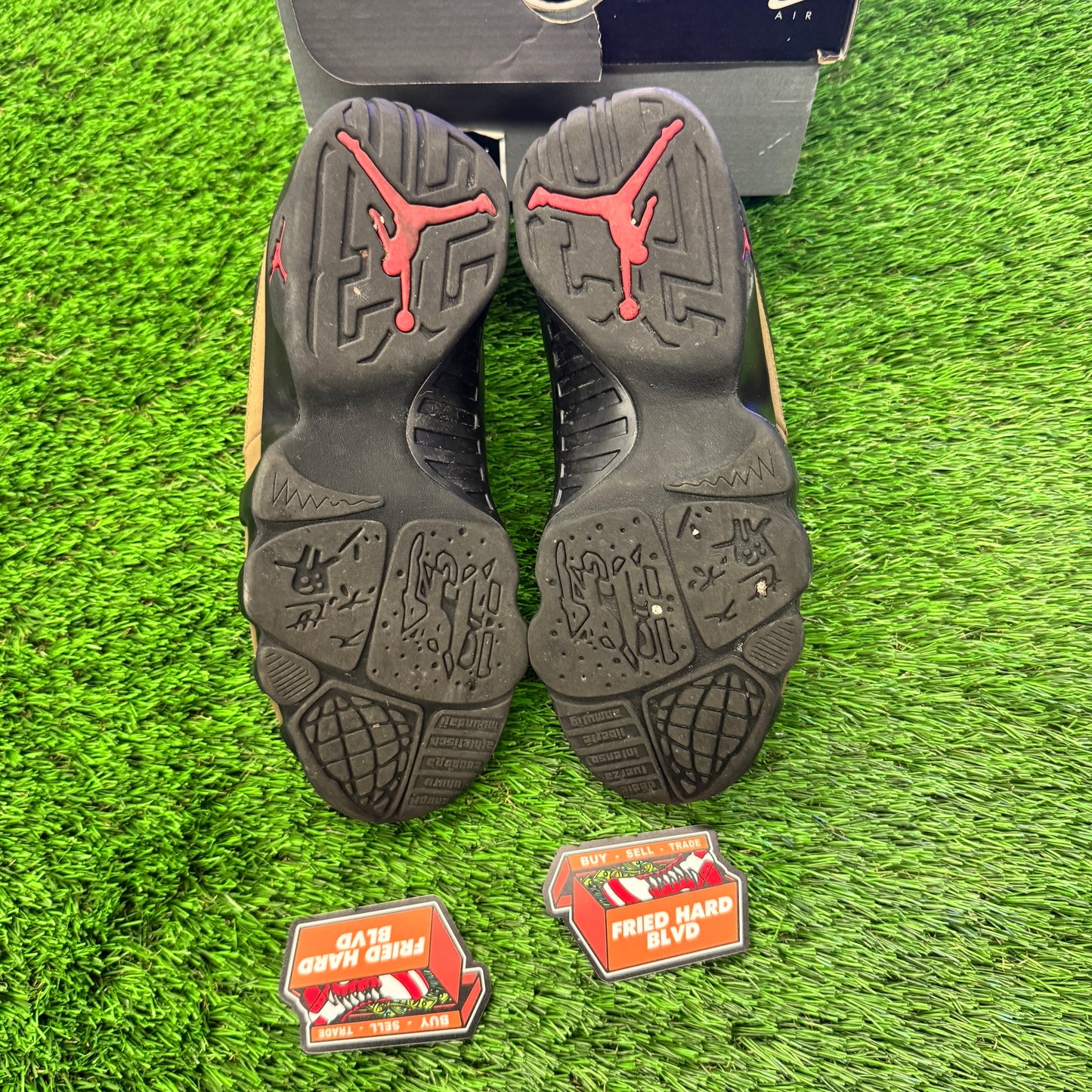 Jordan 9 Retro Olive (2024) (GS) SIZE 6Y/7.5W