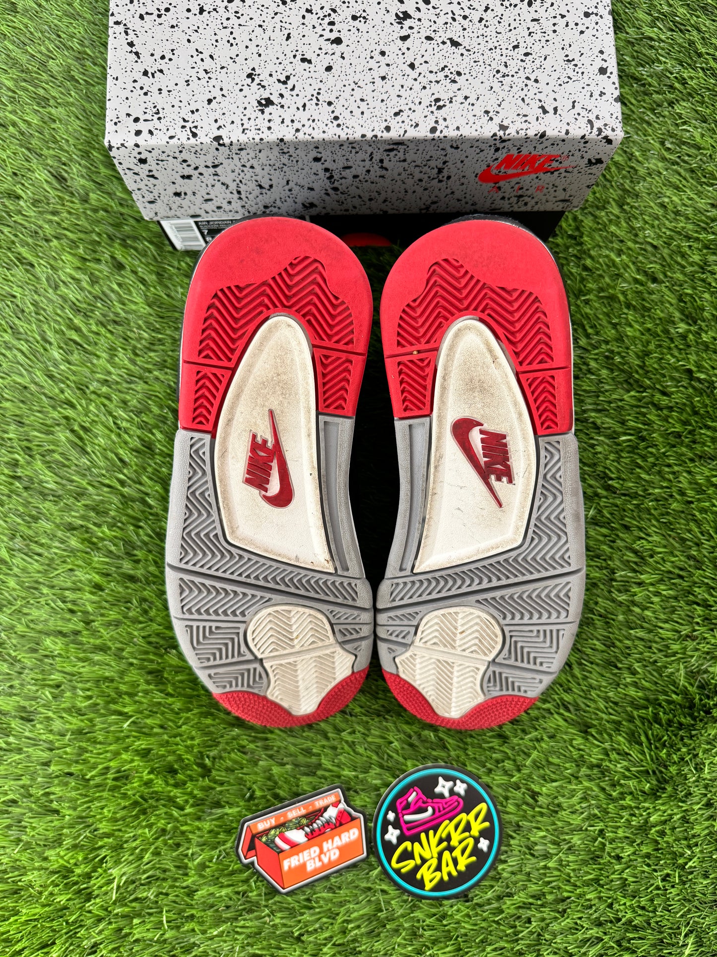 Jordan 4 Retro Bred Reimagined SIZE 7Y/8.5W