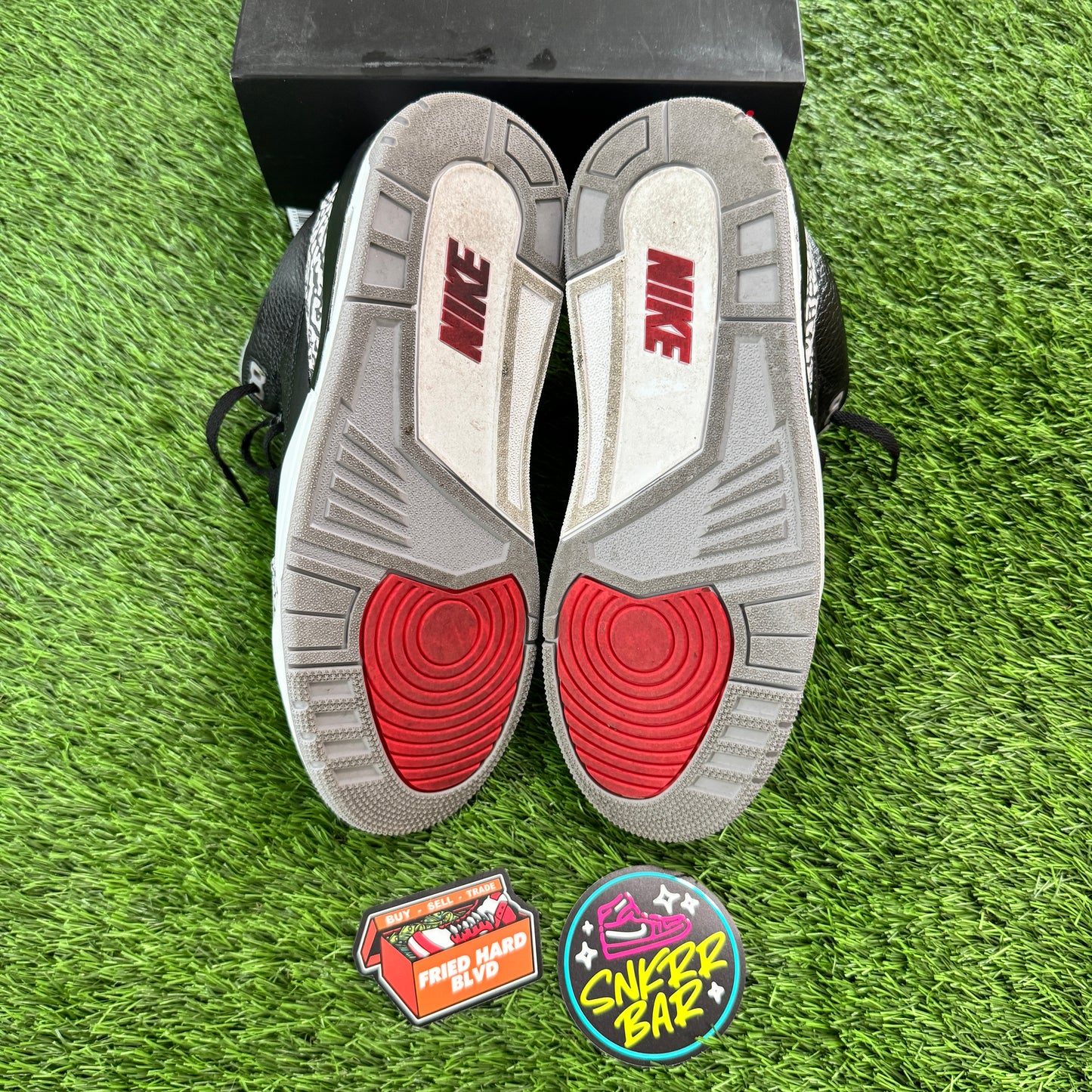 Jordan 3 Retro Black Cement (2018) SIZE 9M/10.5W