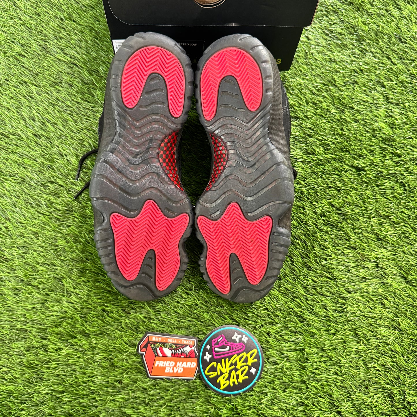 Jordan 11 Retro Low IE Referee (2015)