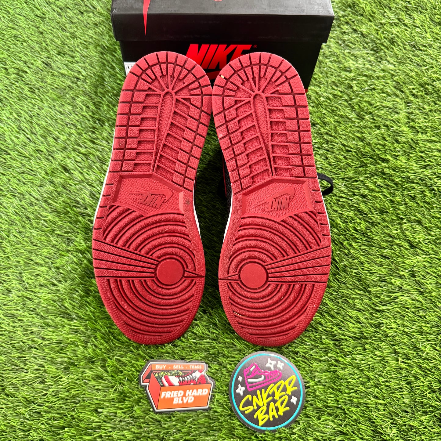 Jordan 1 Retro High Flyknit Bred