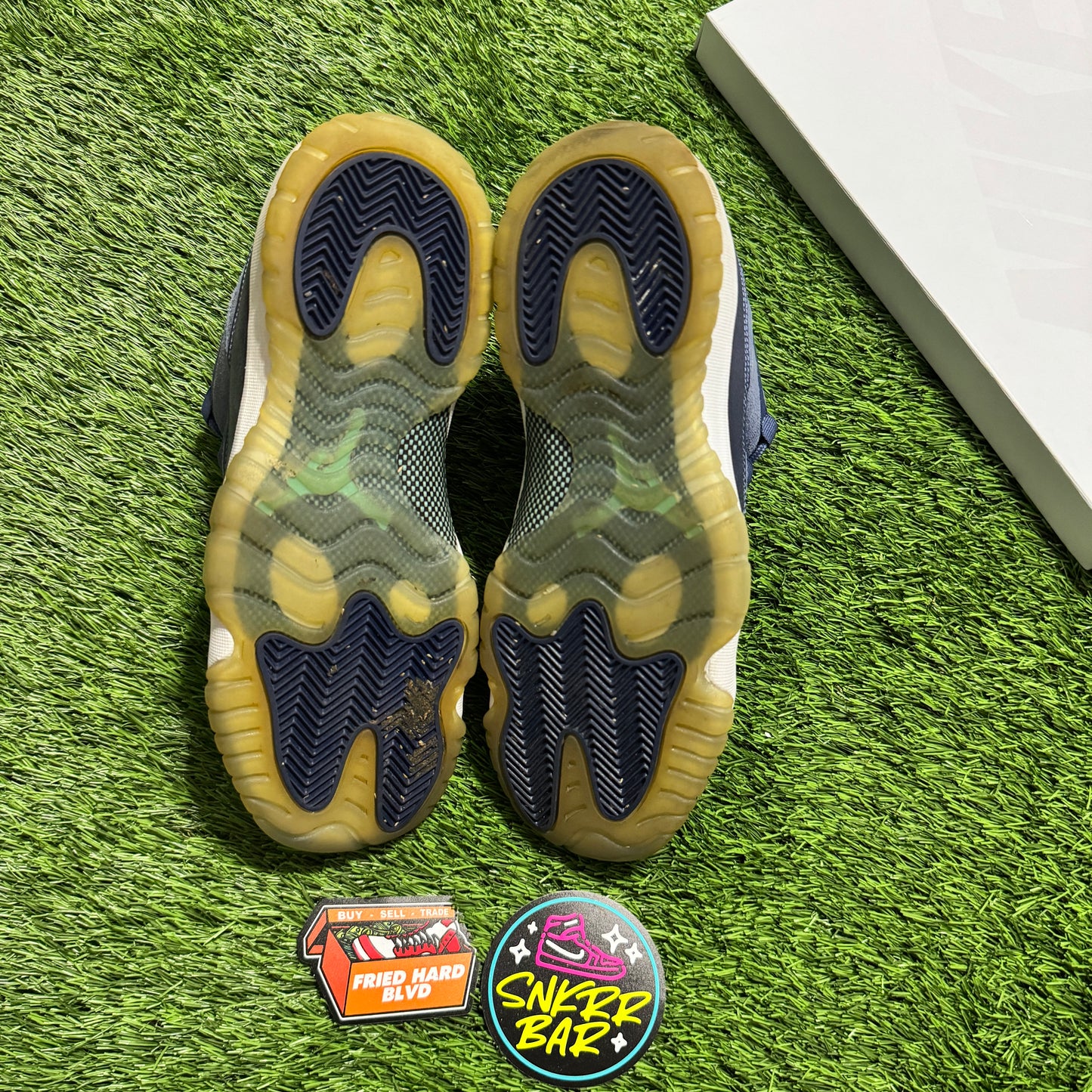 Jordan 11 Retro Low Blue Moon (GS)