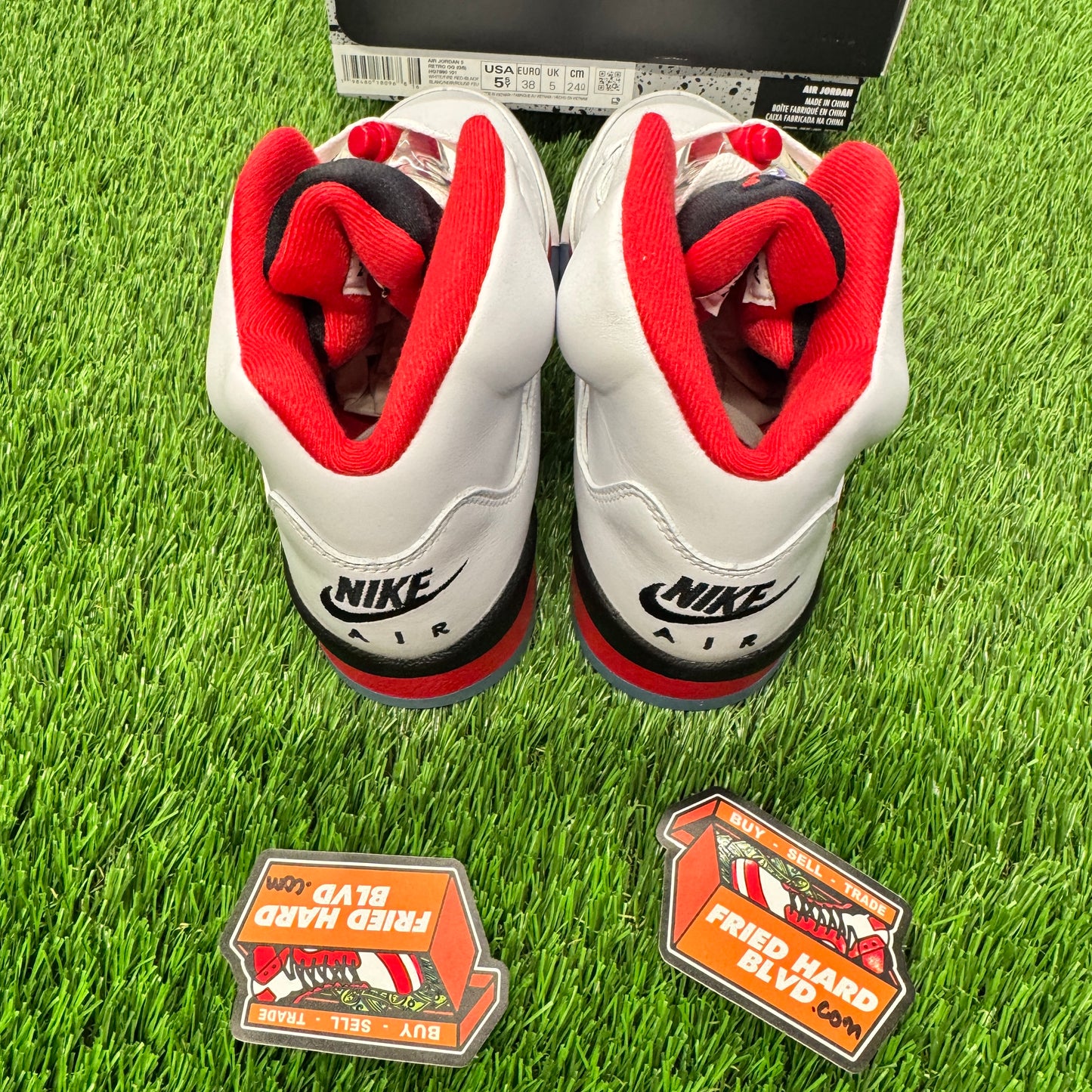 Jordan 5 Retro Fire Red Black Tongue (2025) (GS) 5.5Y/7W