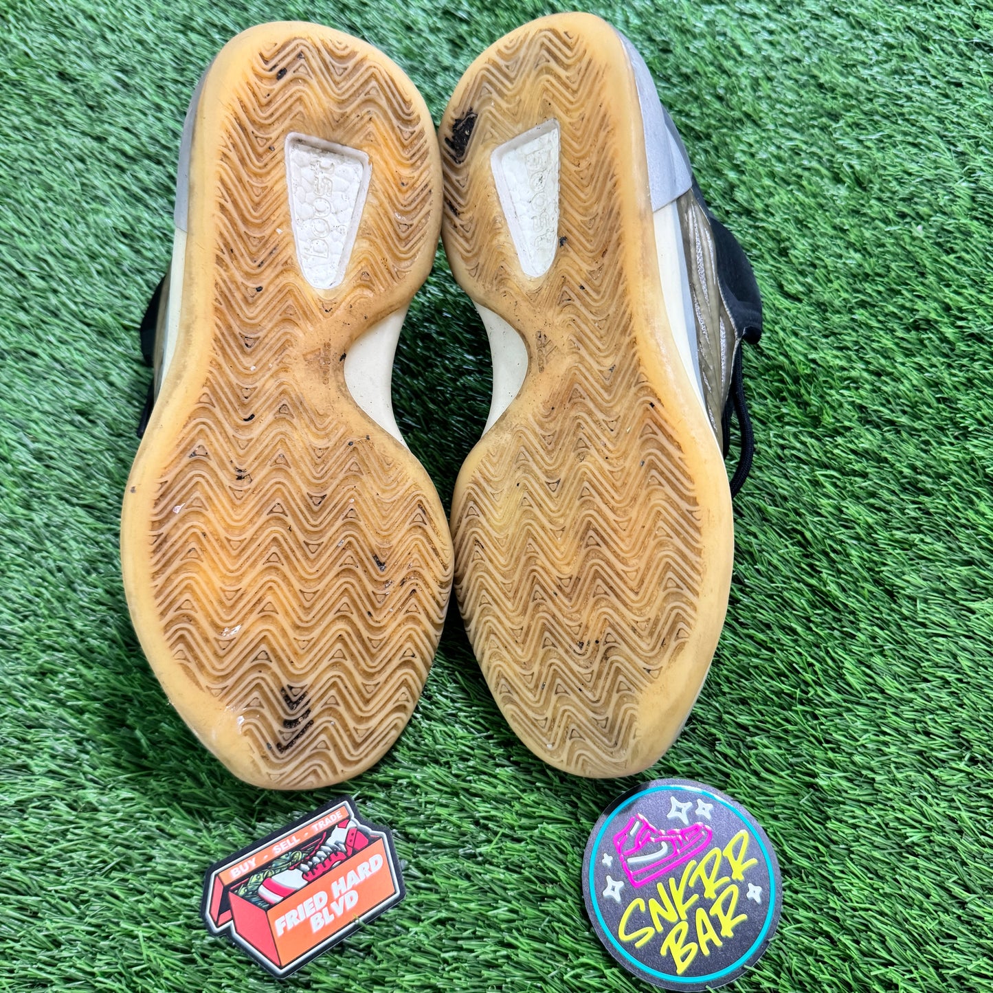 adidas Yeezy QNTM Barium SIZE 8M/9.5W