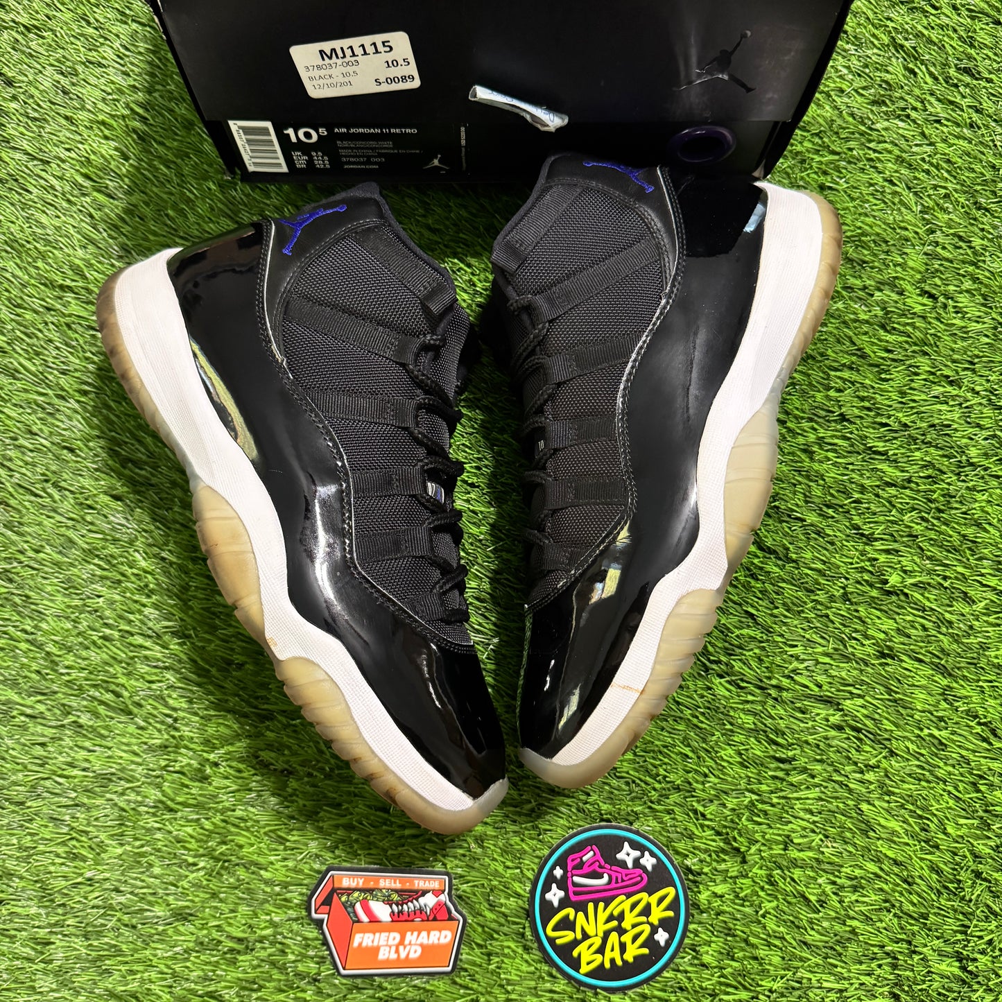 Jordan 11 Retro Space Jam (2016)