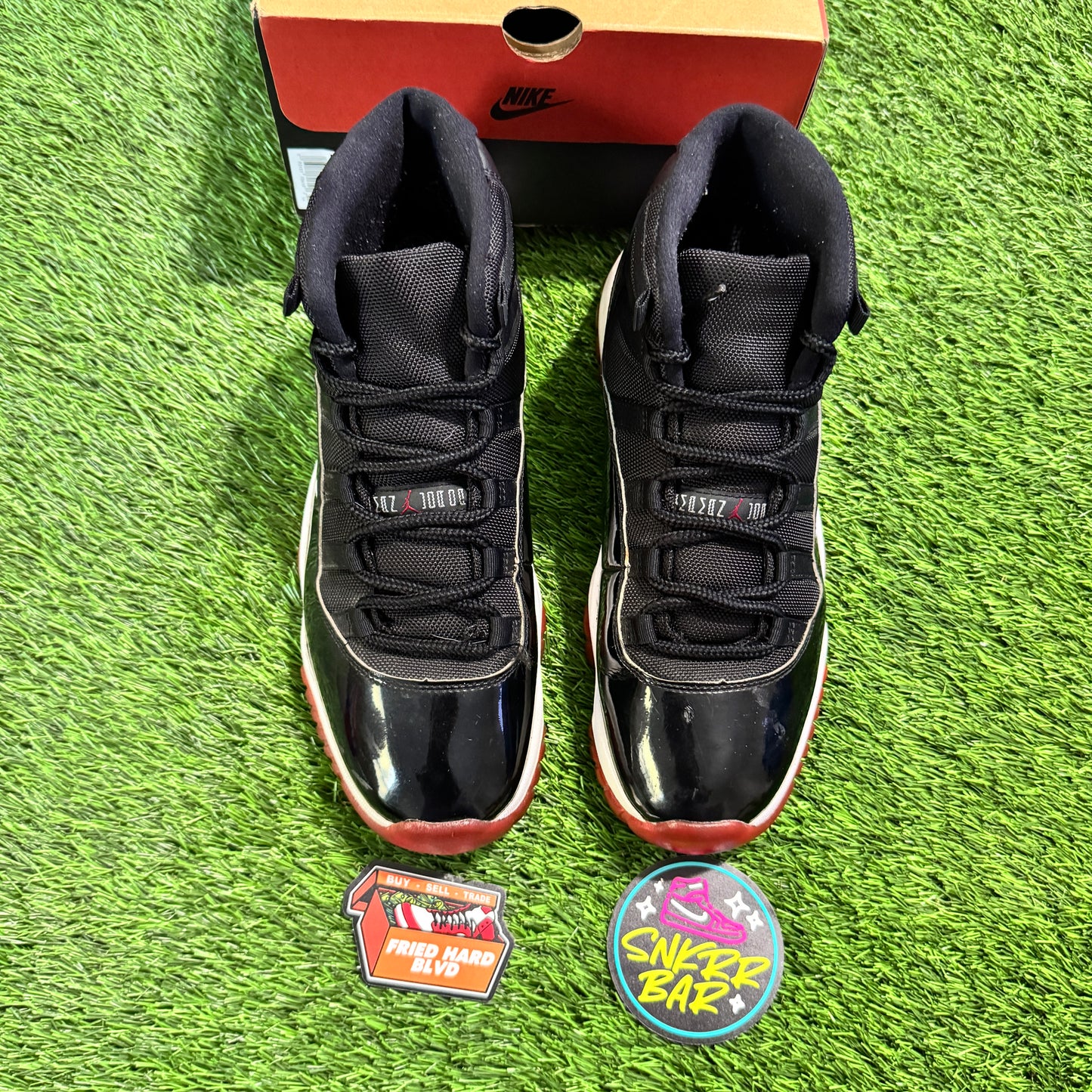 Jordan 11 Retro Playoffs Bred (2019)