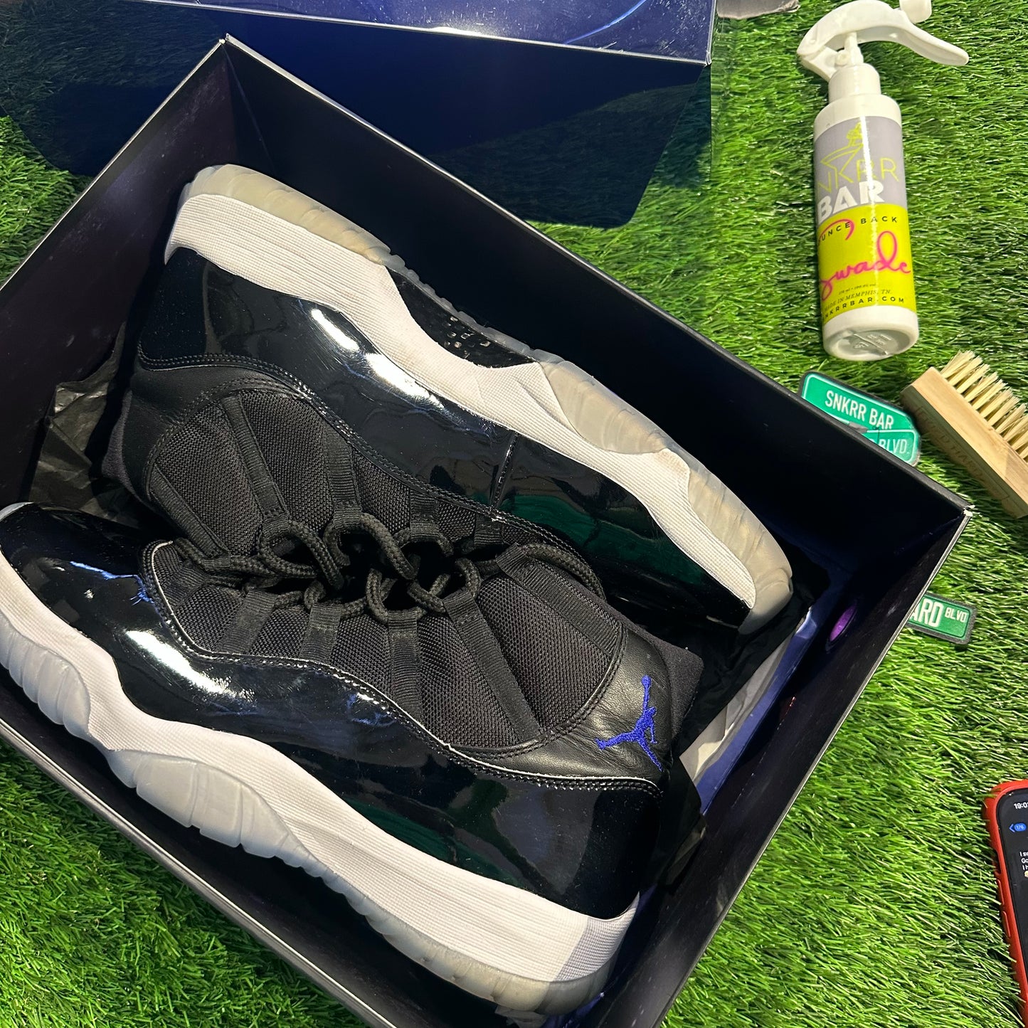 Jordan 11 Retro Space Jam (2016)