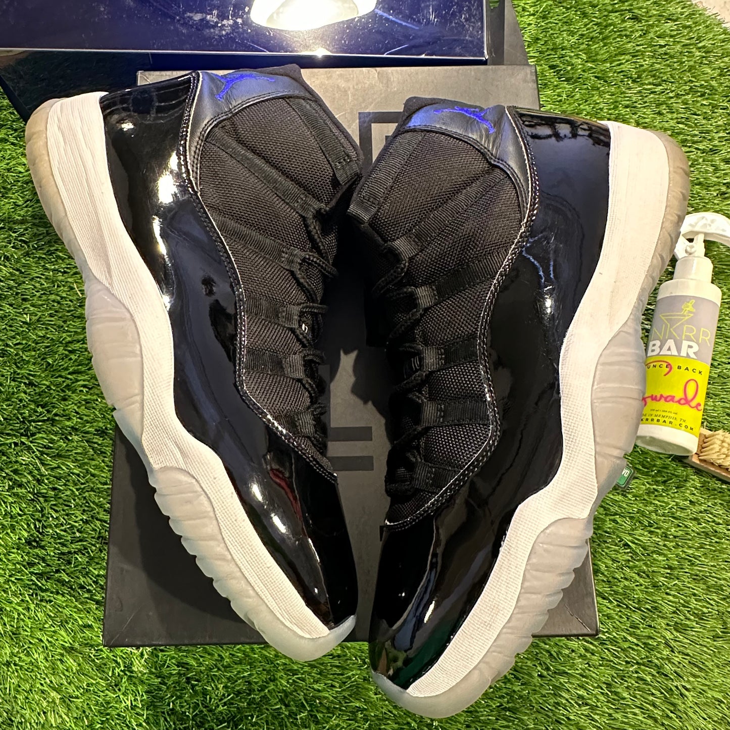 Jordan 11 Retro Space Jam (2016)