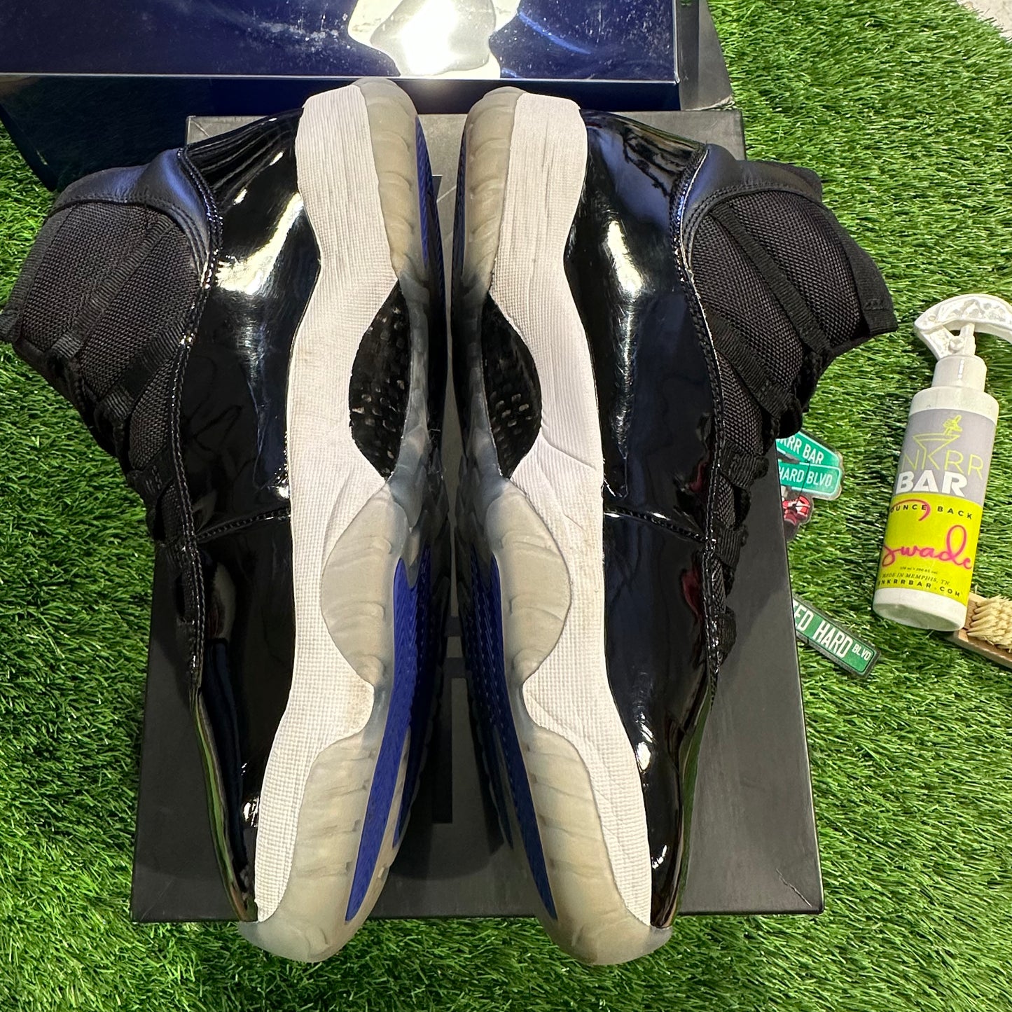 Jordan 11 Retro Space Jam (2016)