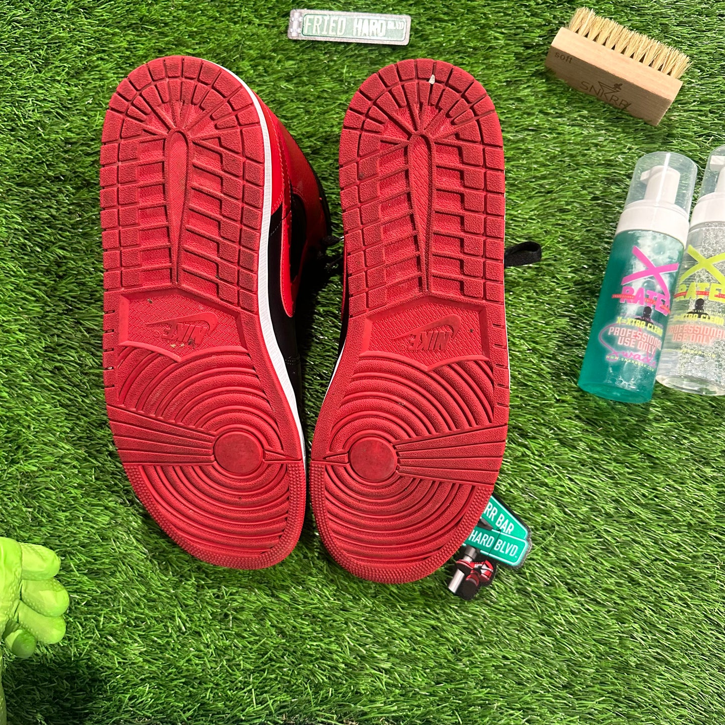 Jordan 1 Mid Banned (2020)