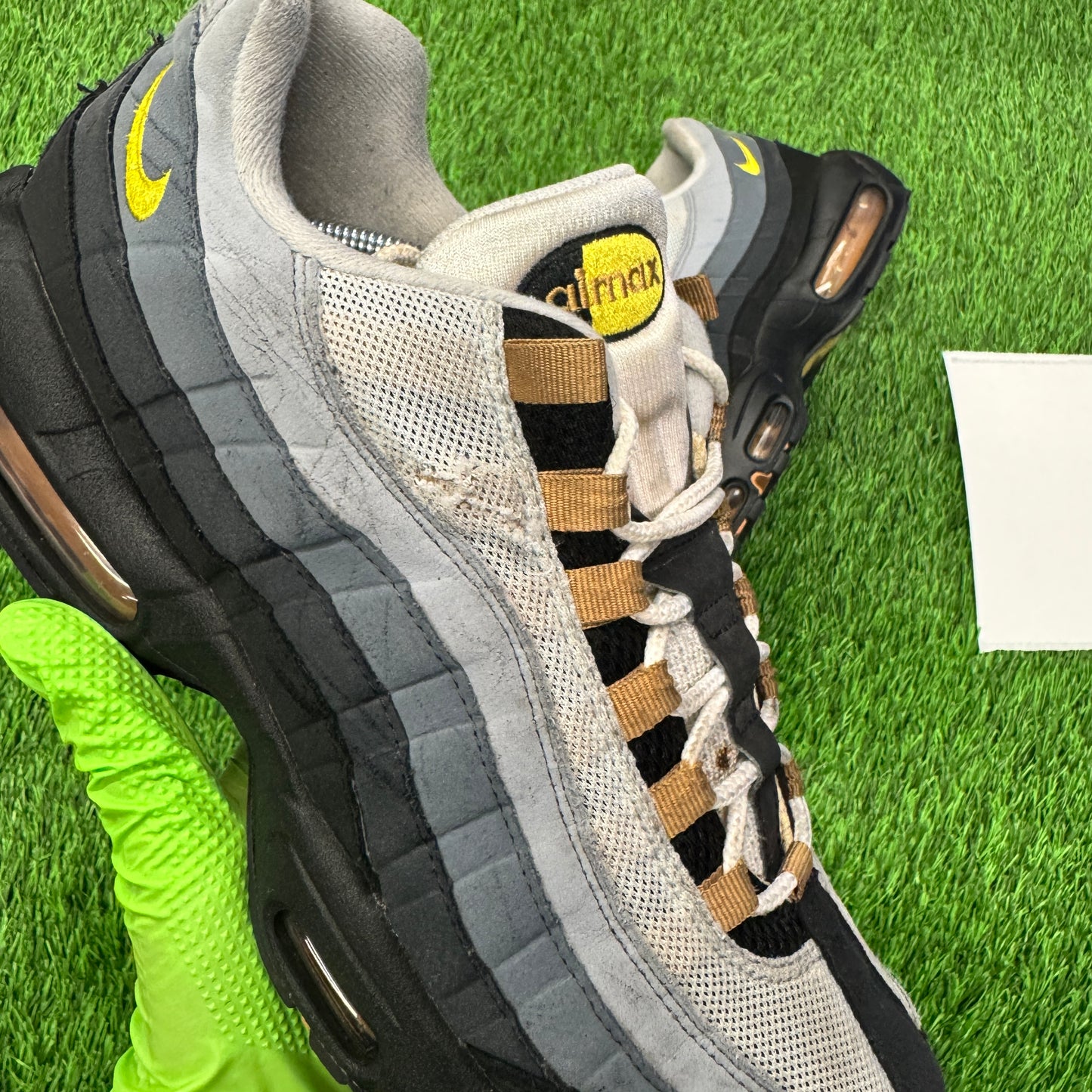 Air Max 95 Icons Yellow Strike SIZE 12M/13.5W