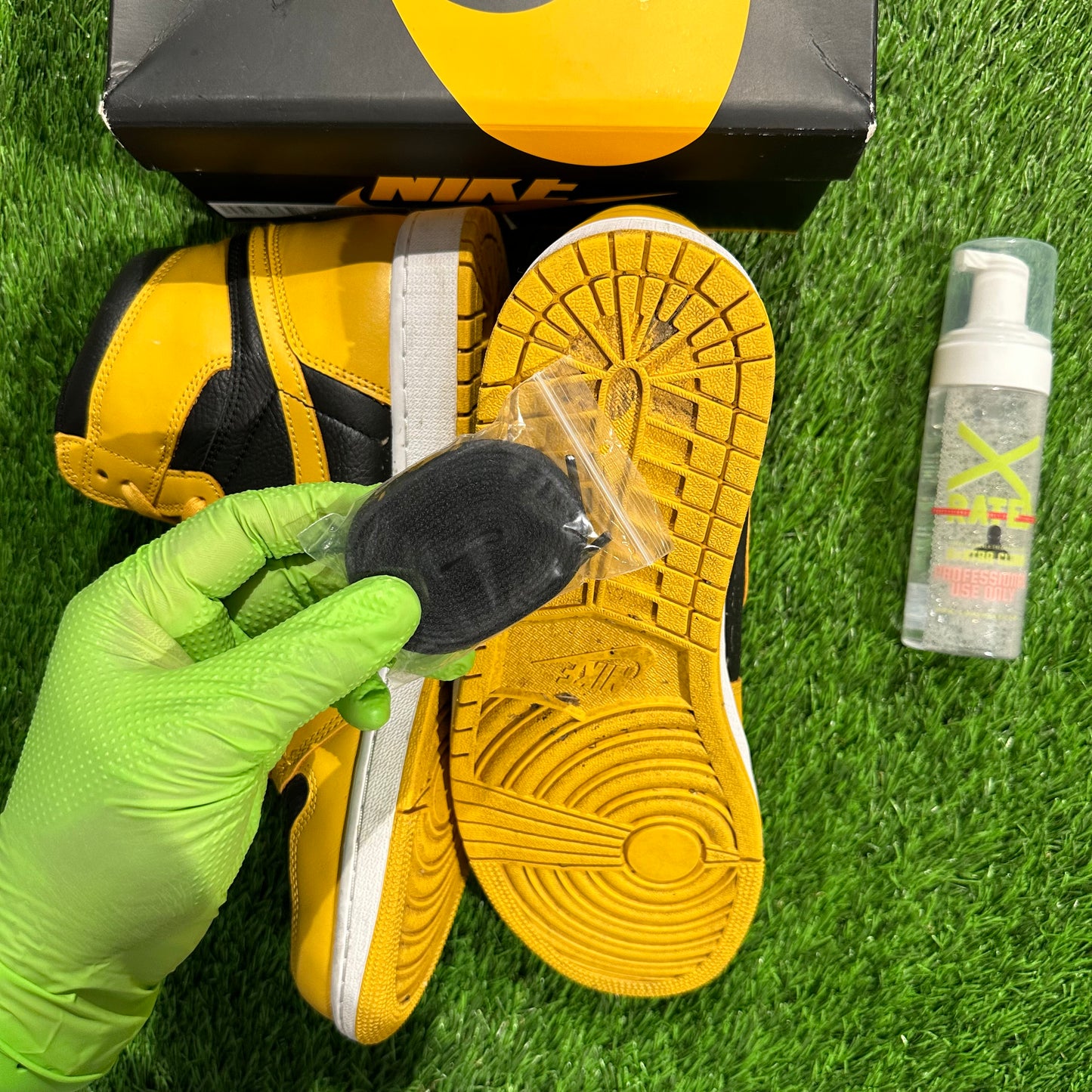 Jordan 1 Retro High Pollen