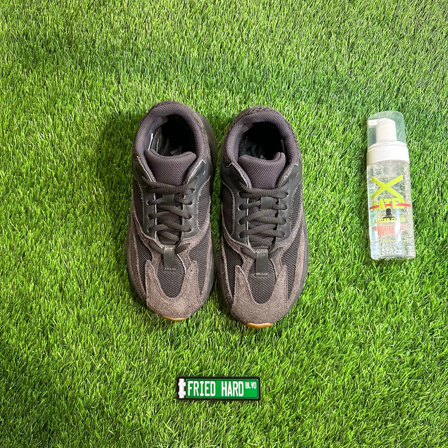 adidas Yeezy Boost 700 Utility Black