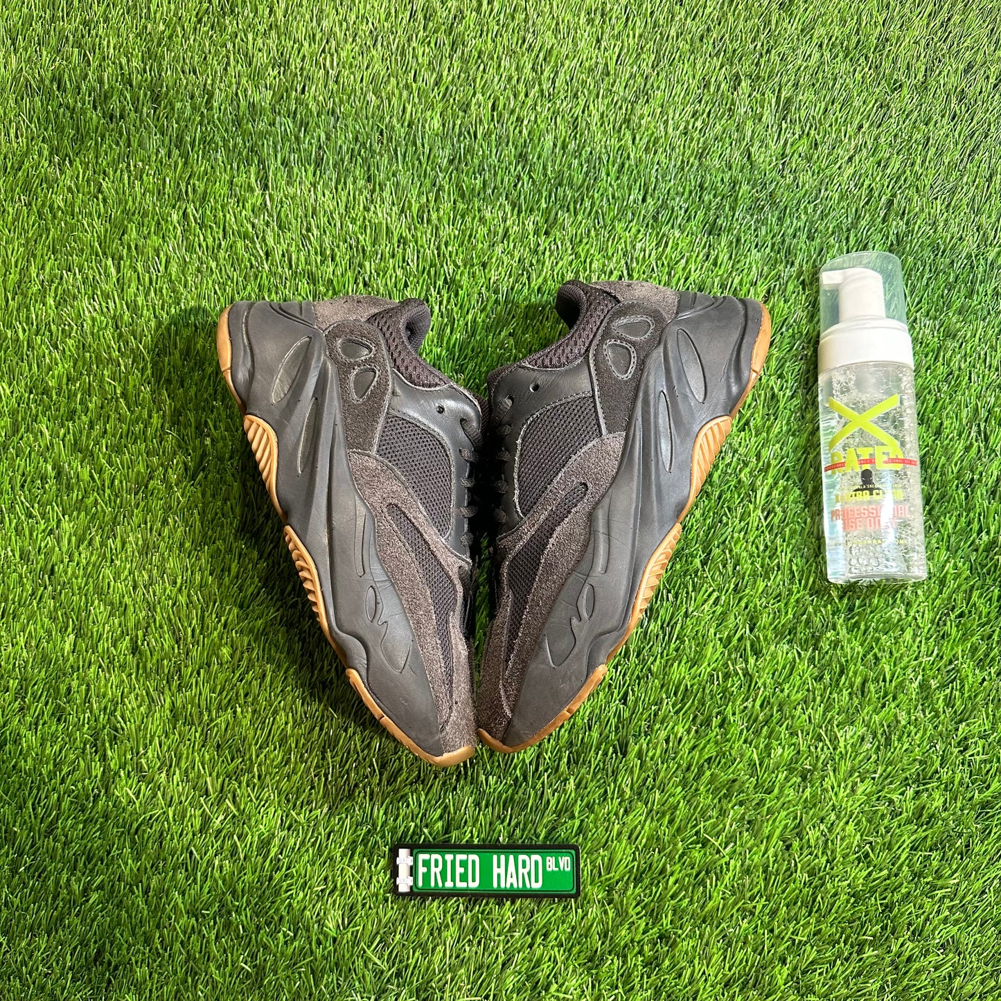 adidas Yeezy Boost 700 Utility Black